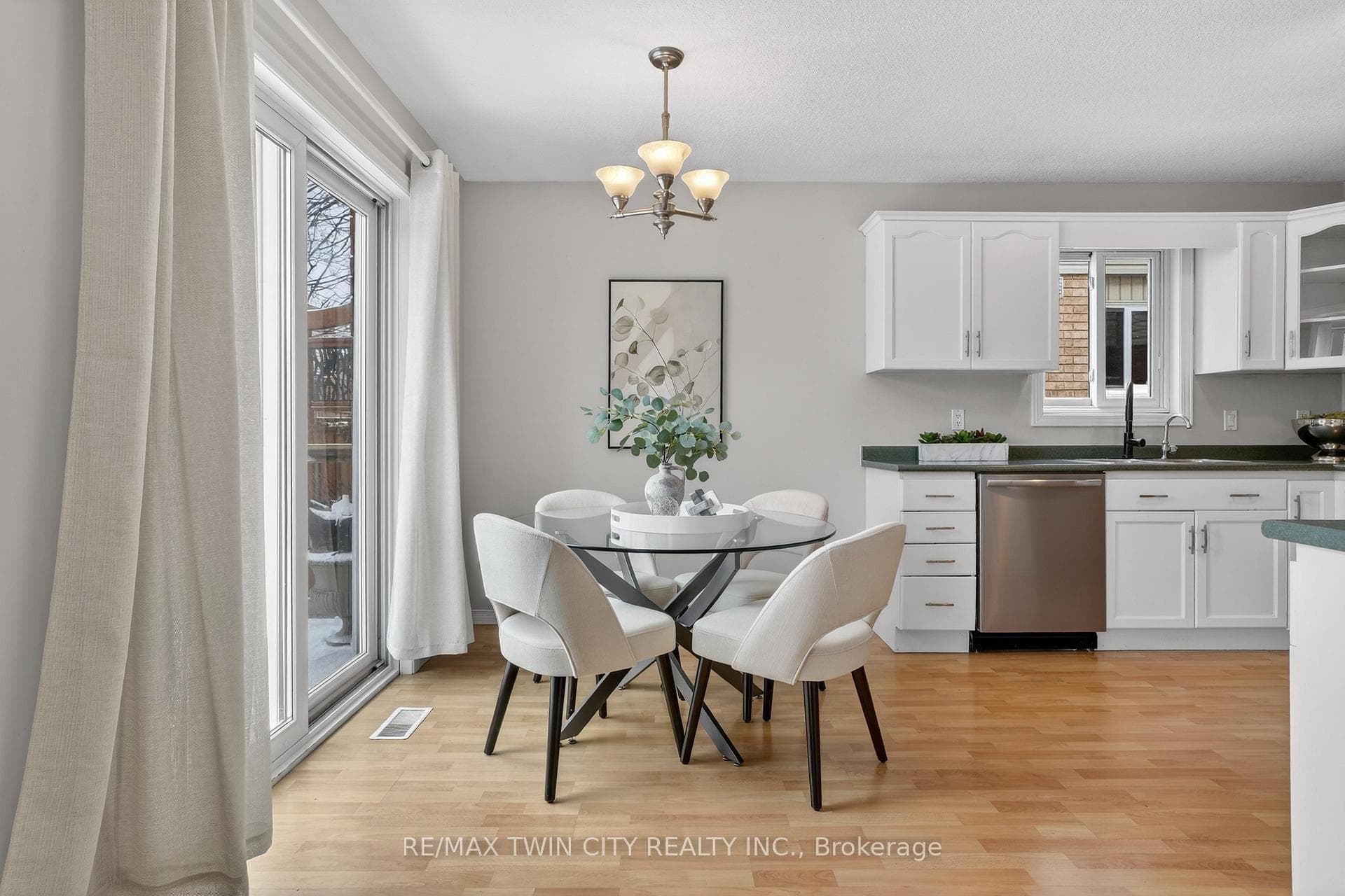 54 Glencliffe Court photo 14