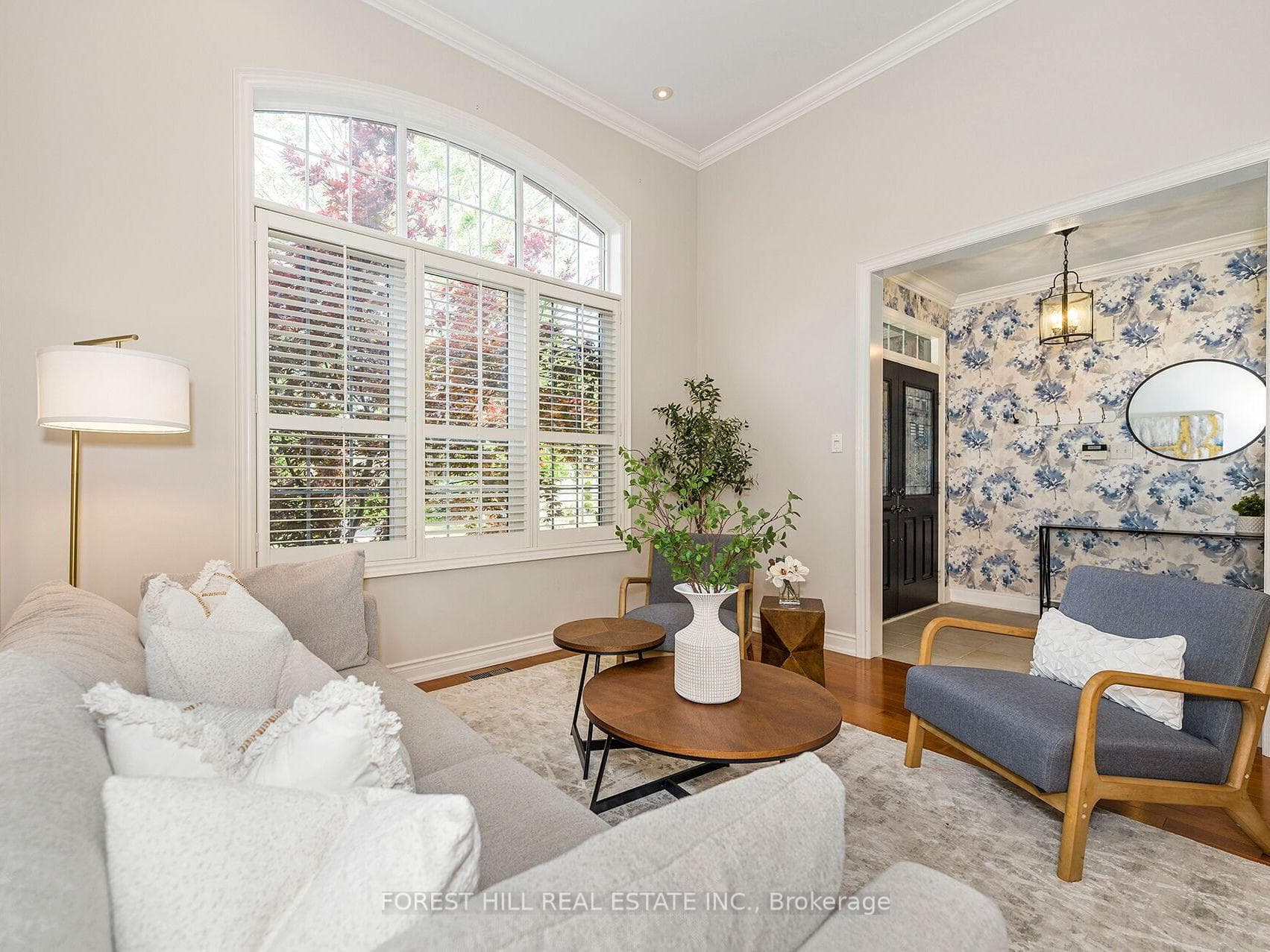 1242 Winter Crescent photo 5