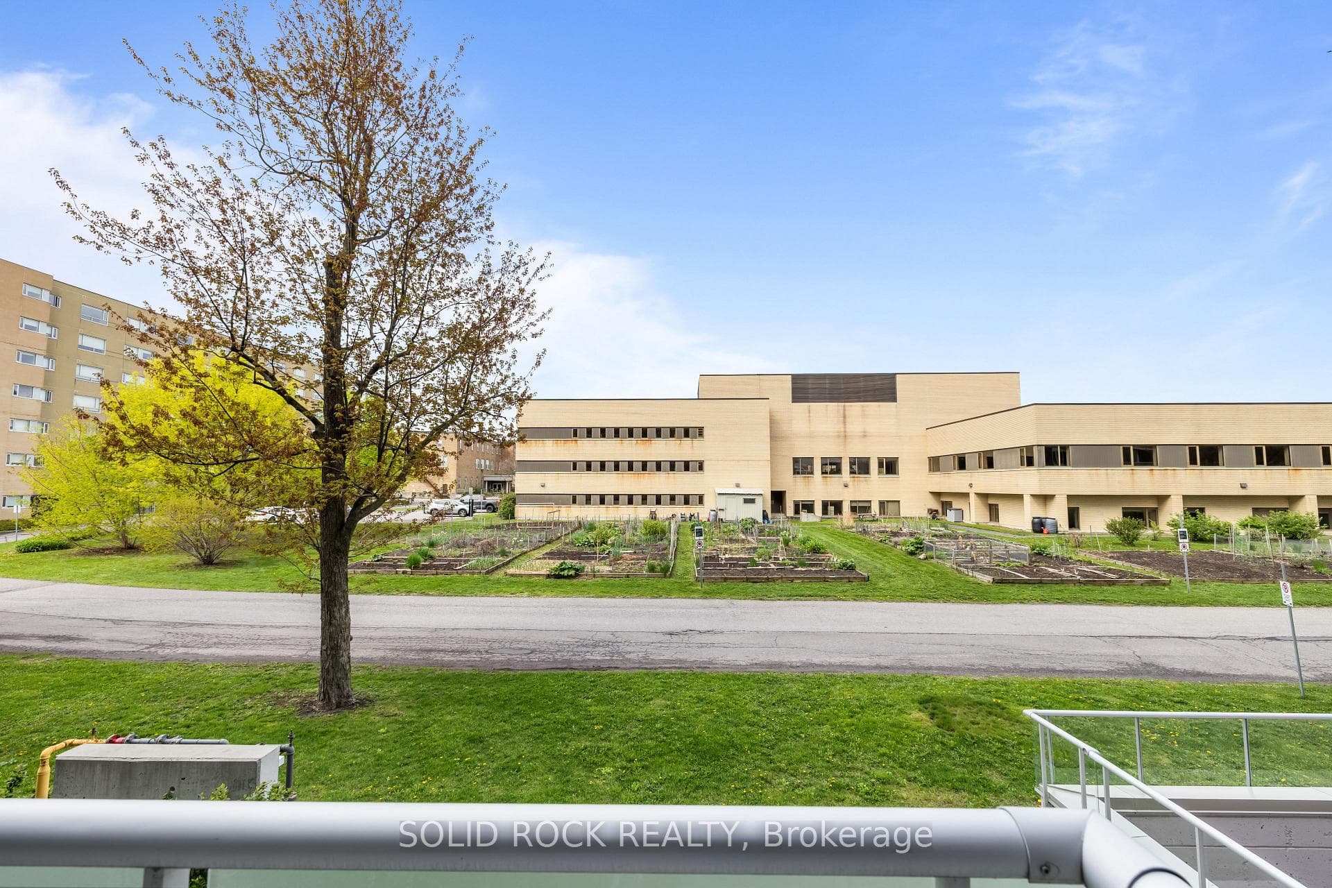 530 De Mazenod Avenue Unit 201 photo 16