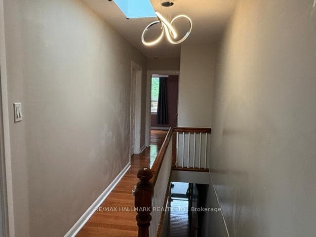 33 Salem Avenue Unit Upper photo 3