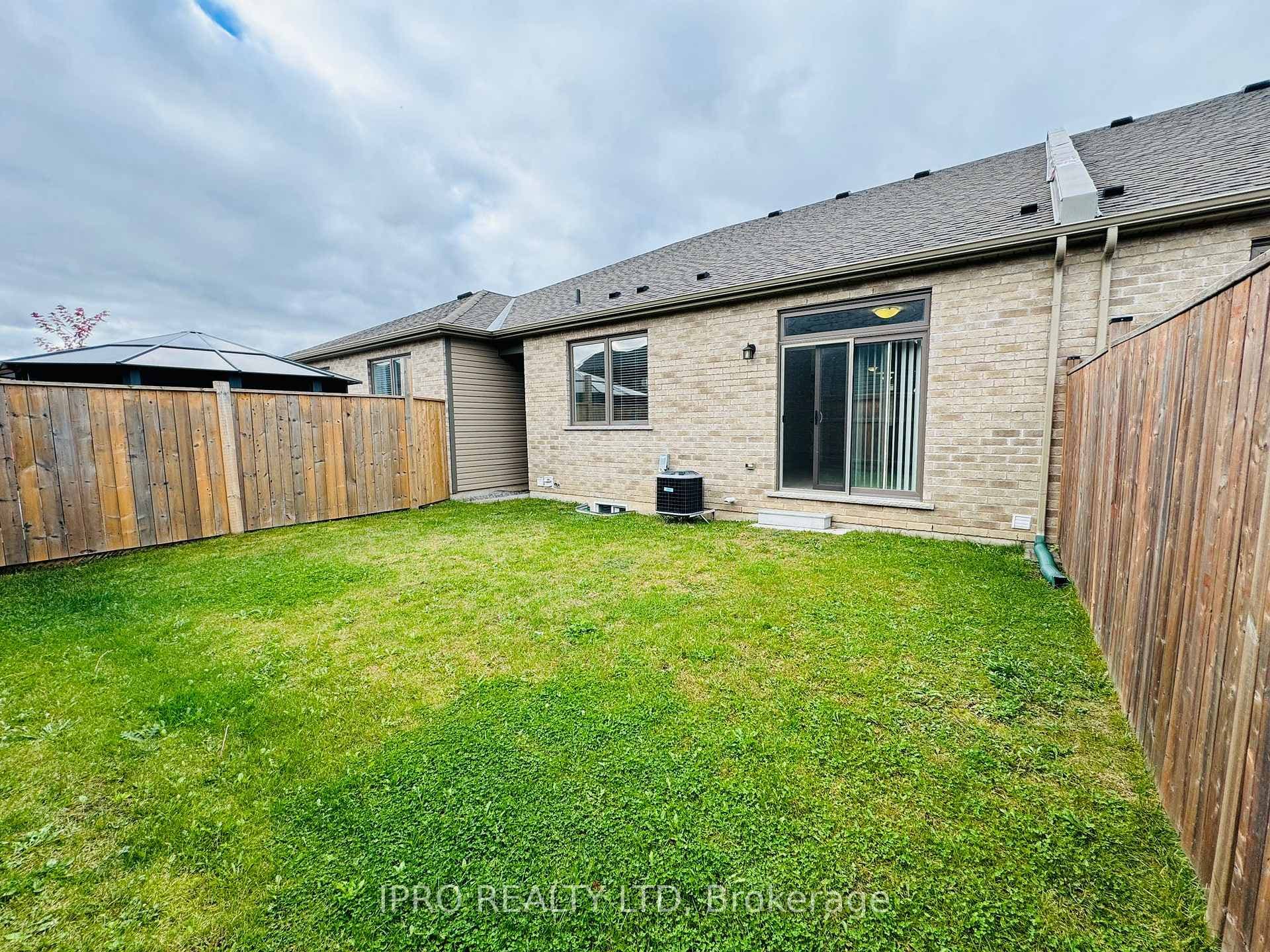 16 Ellis Avenue photo 22