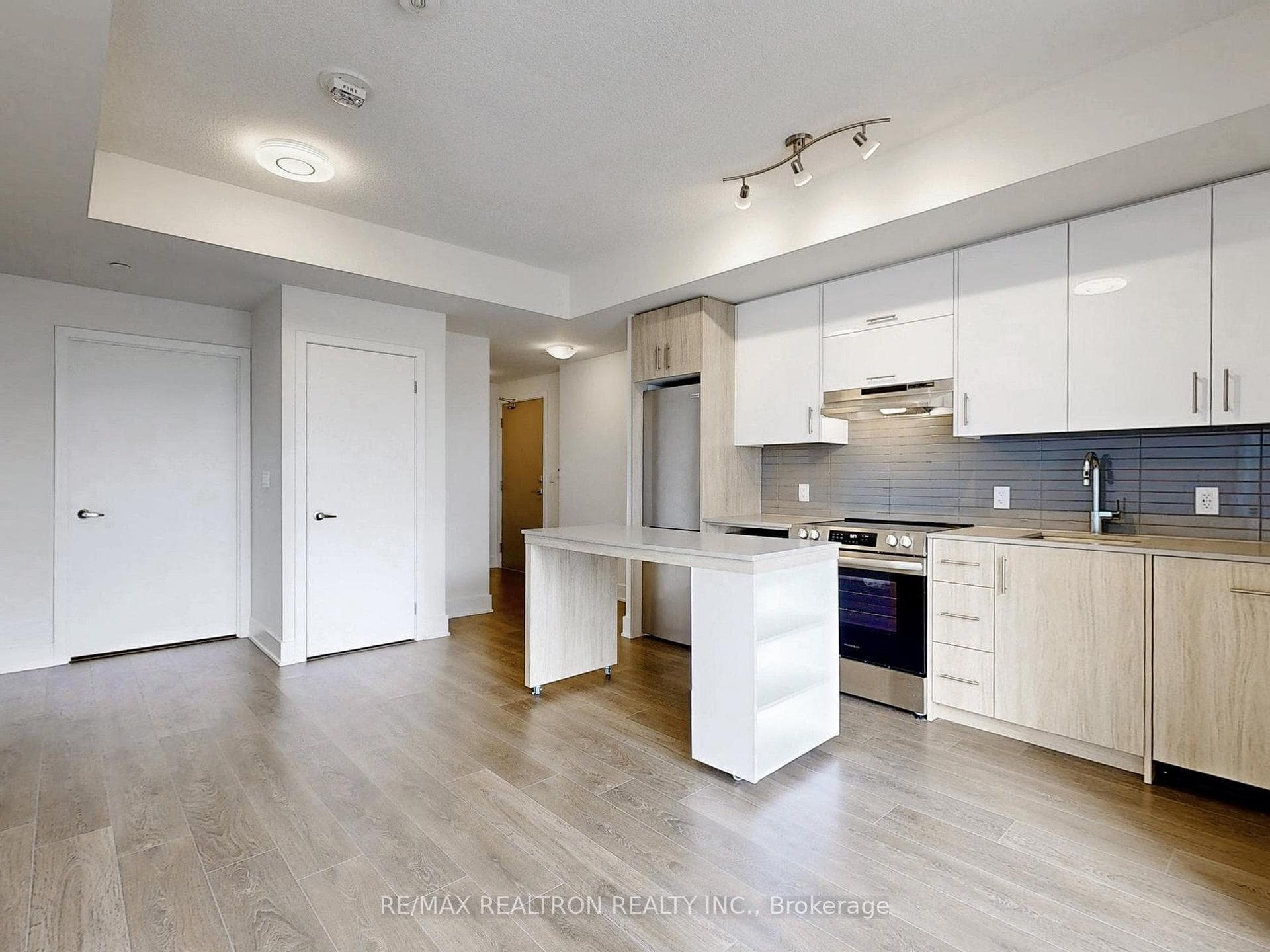 188 Fairview Mall Drive Unit 1515 photo 8