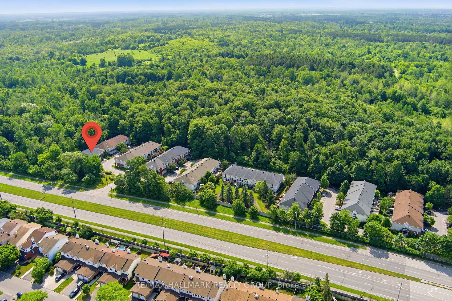 243 Gladeview Private photo 37