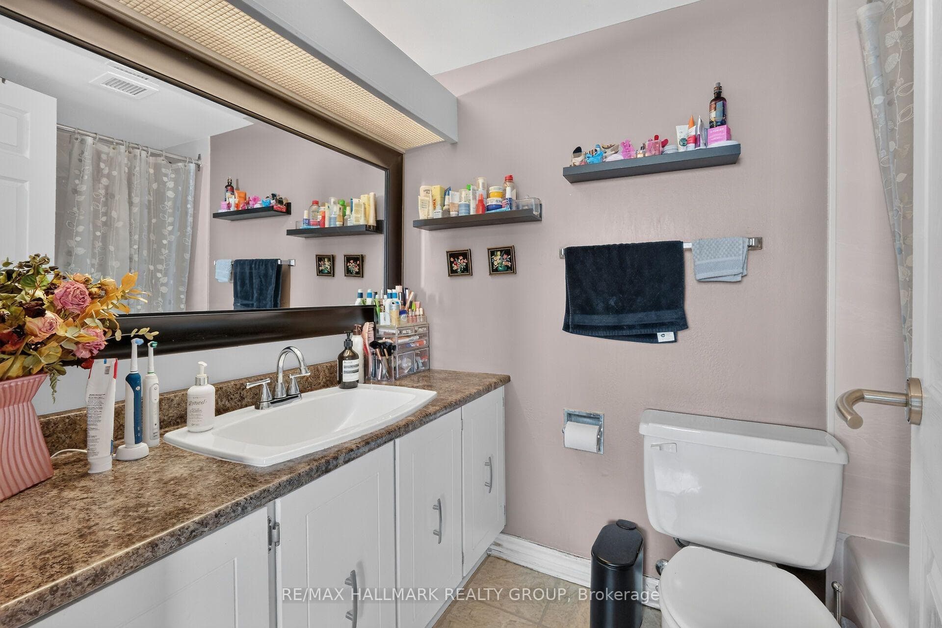 530 Laurier Avenue Unit 1907 photo 23