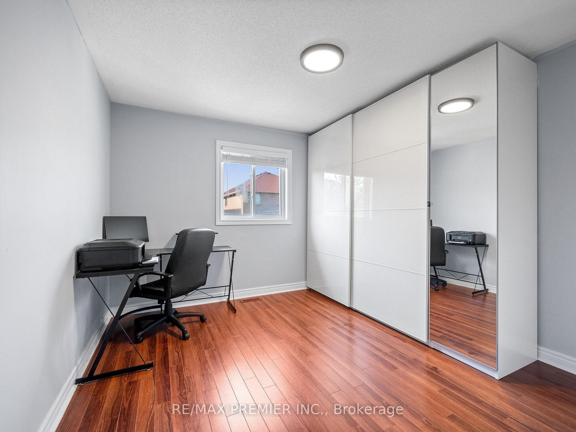 56 Fallstar Crescent photo 24