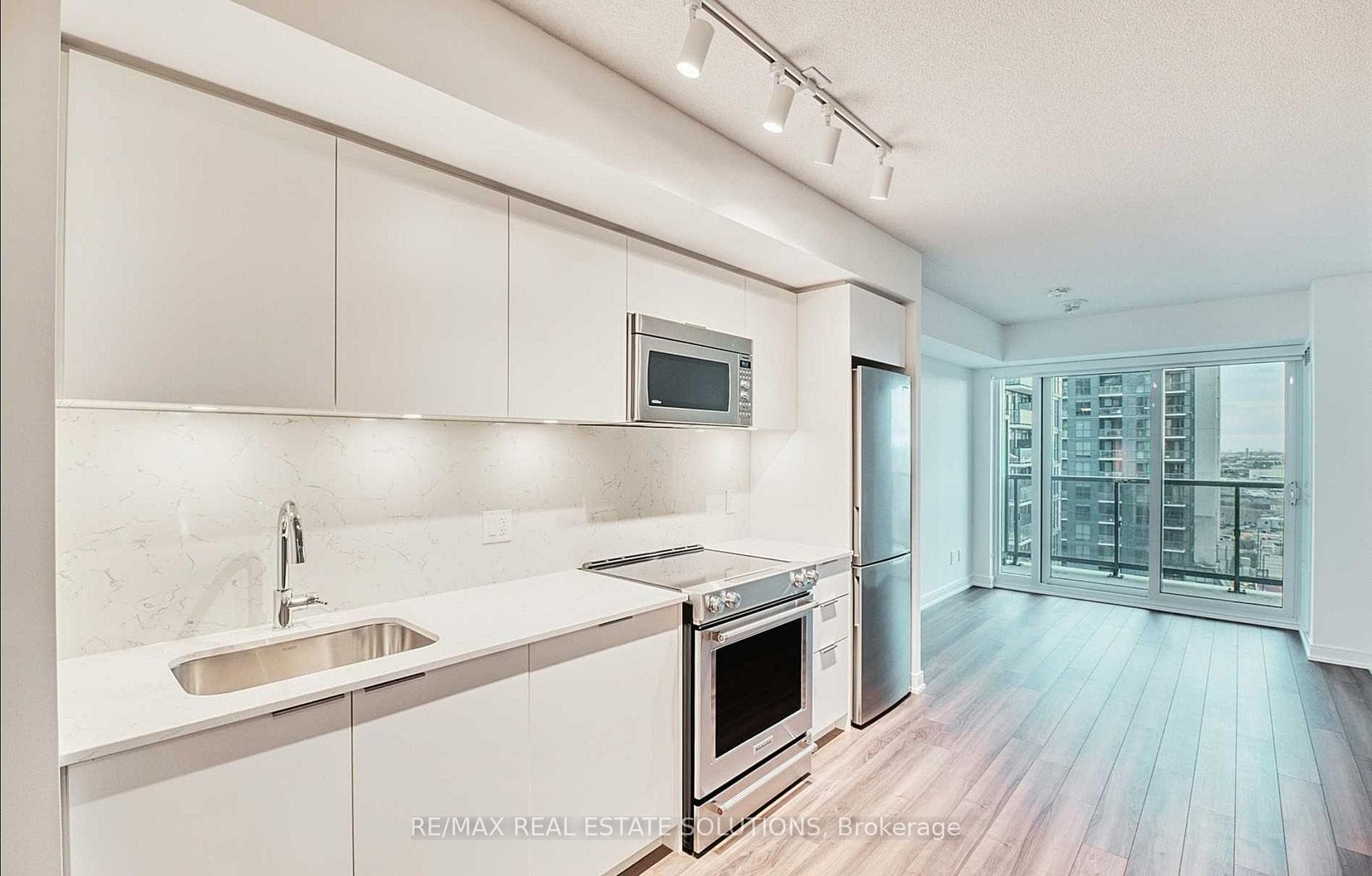 30 Samuel Wood Way Unit 1412 photo 7