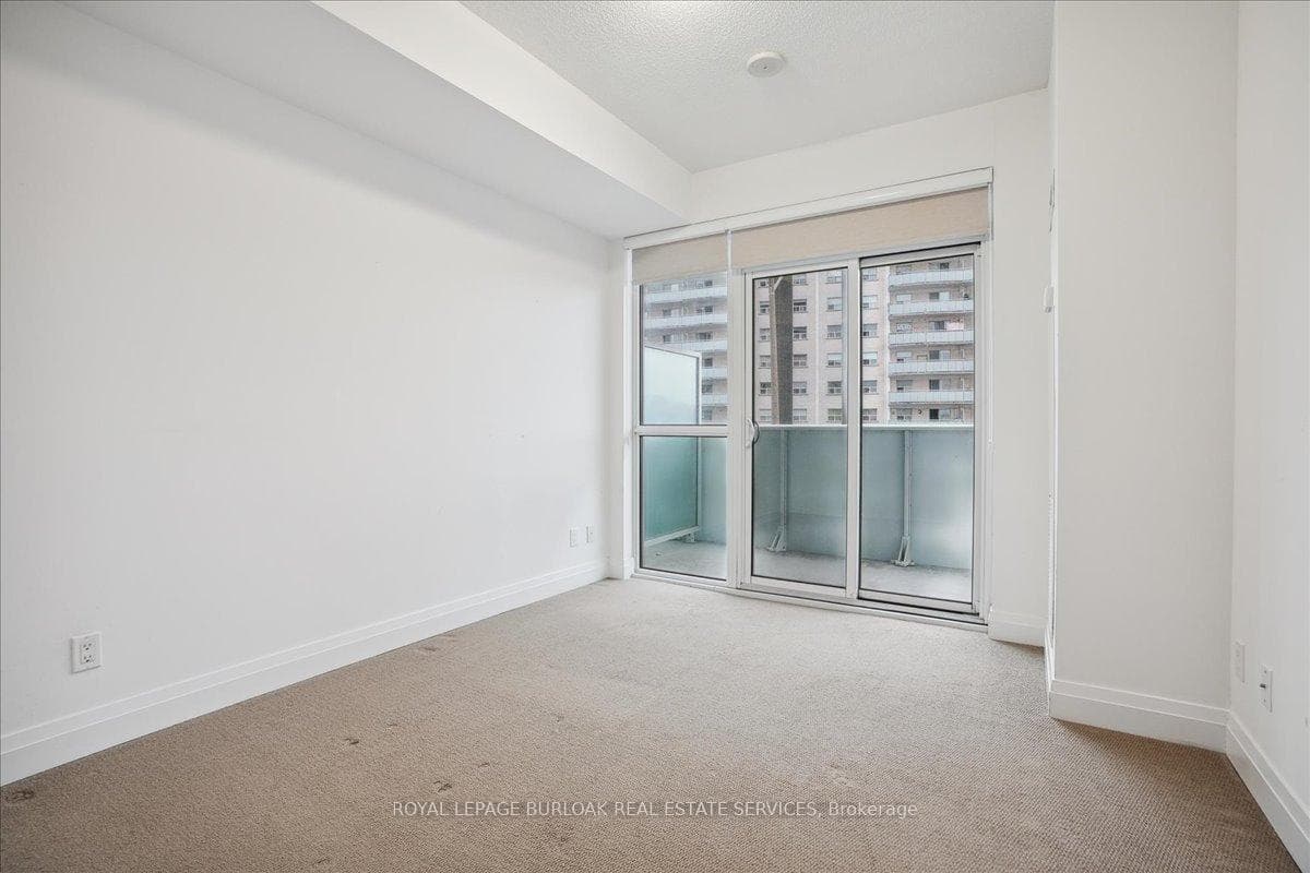 55 Speers Road Unit 212 photo 13