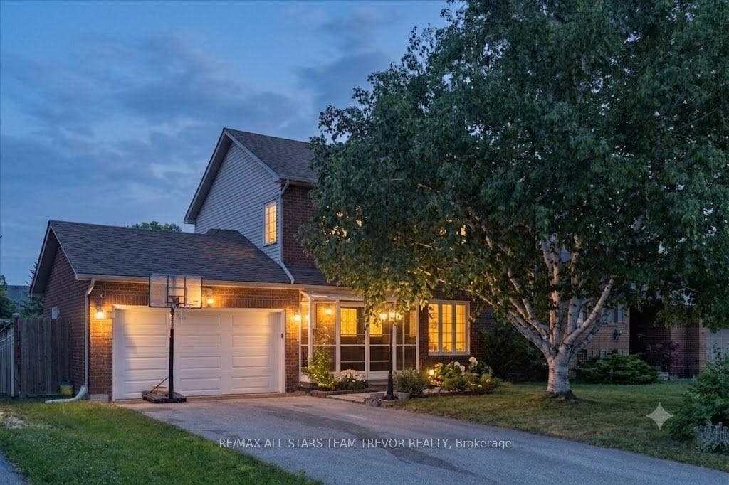 98 Carrick Avenue photo 1