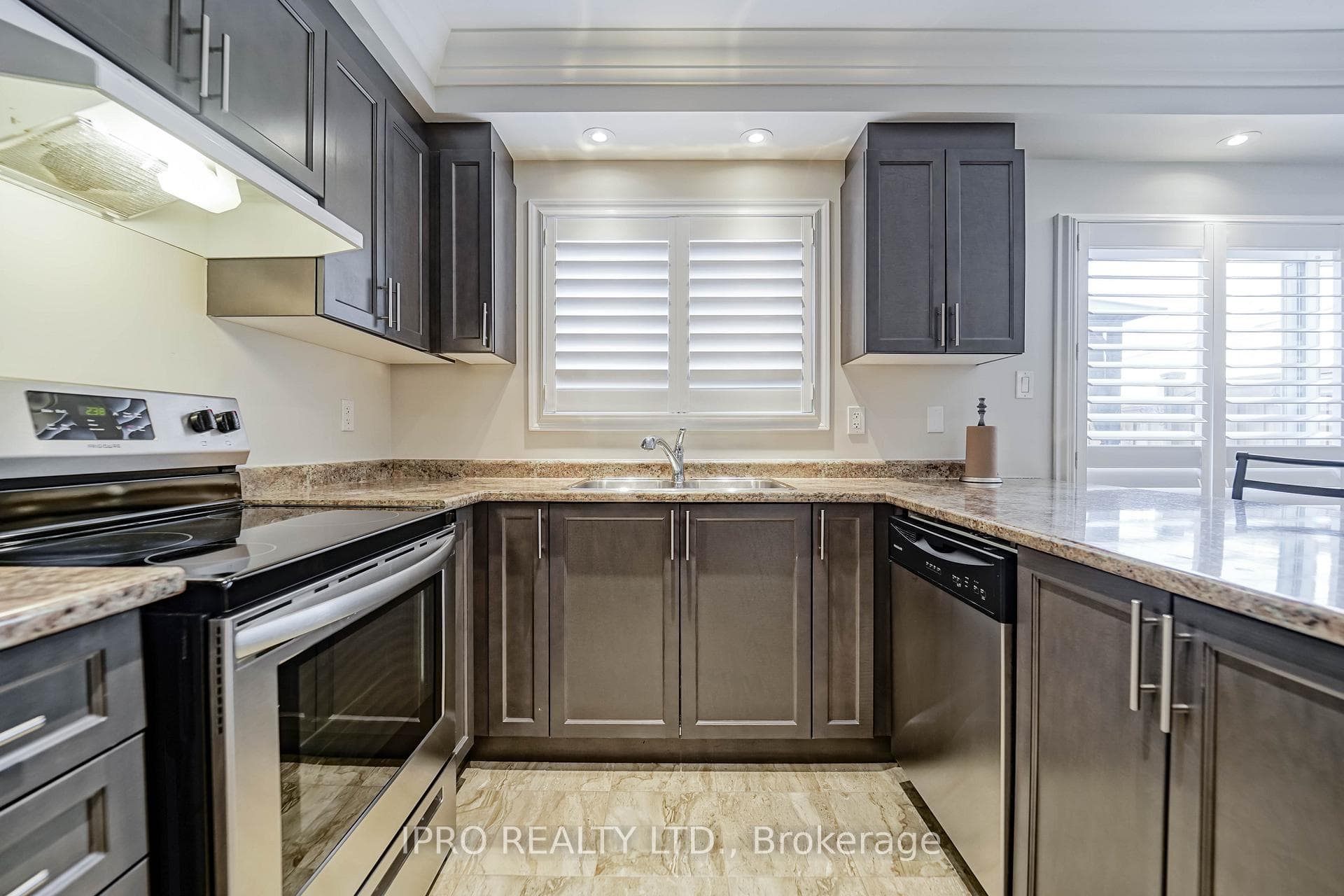 22 Spofford Drive photo 34