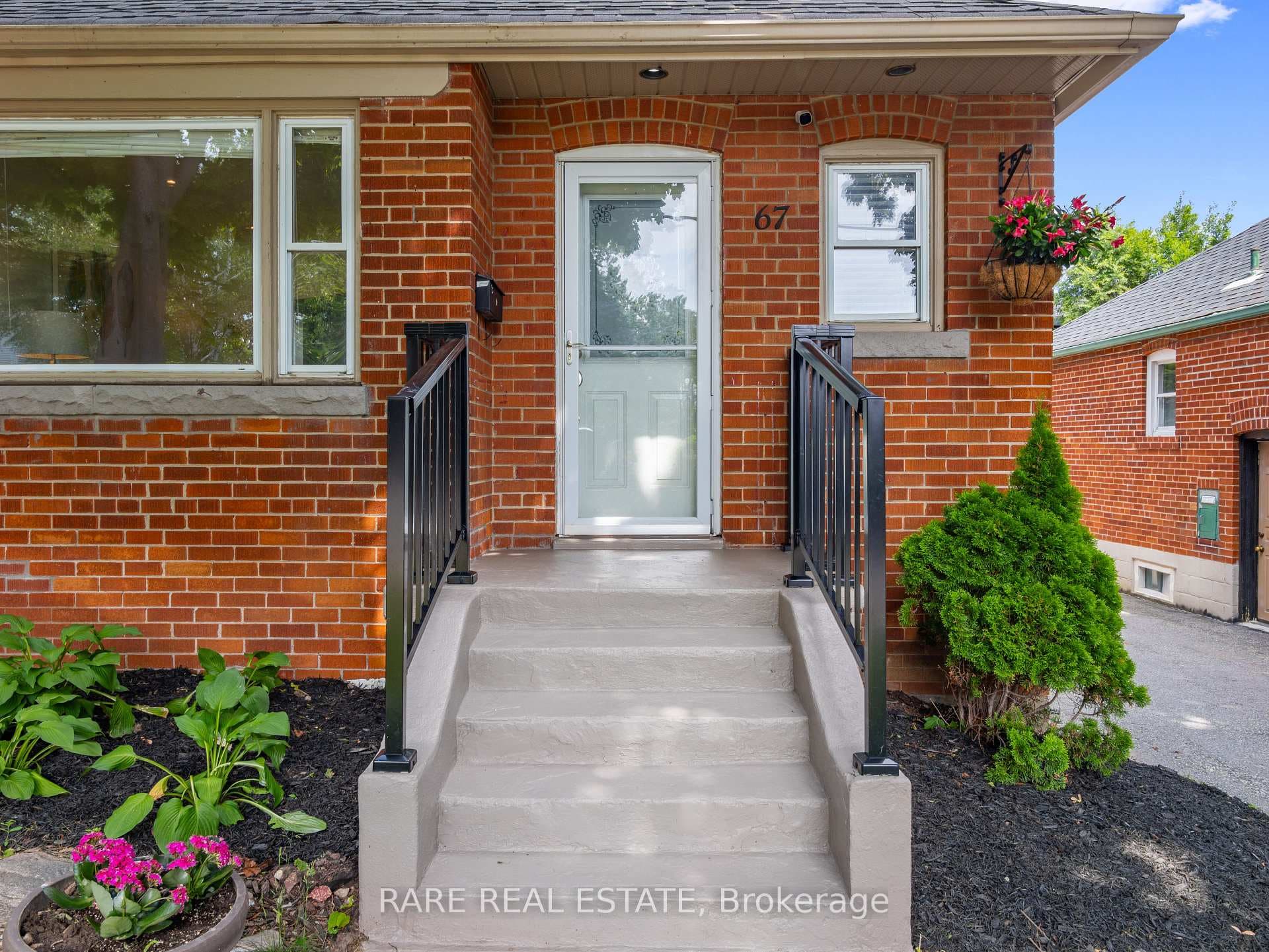 67 Glenburn Avenue Unit main photo 6