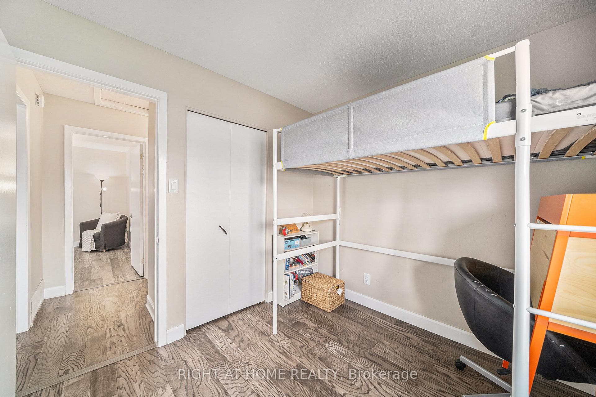 51 Keewatin Crescent photo 24