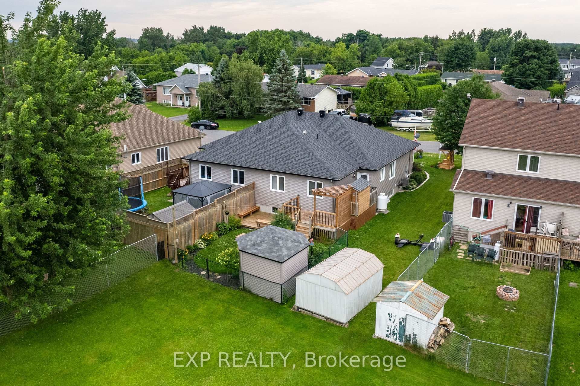 15 Gareau Crescent photo 6