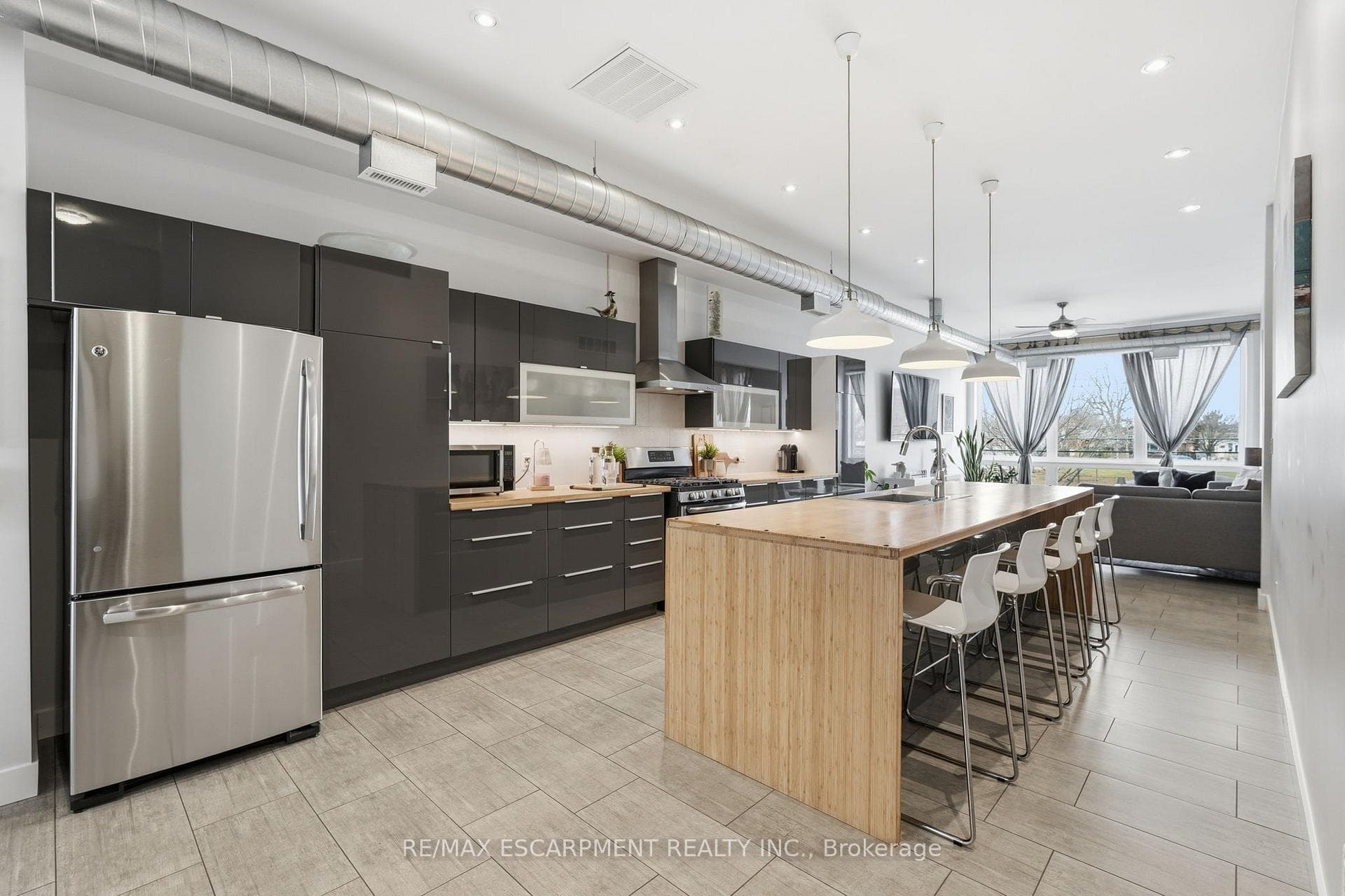 414 JOHN Street photo 7
