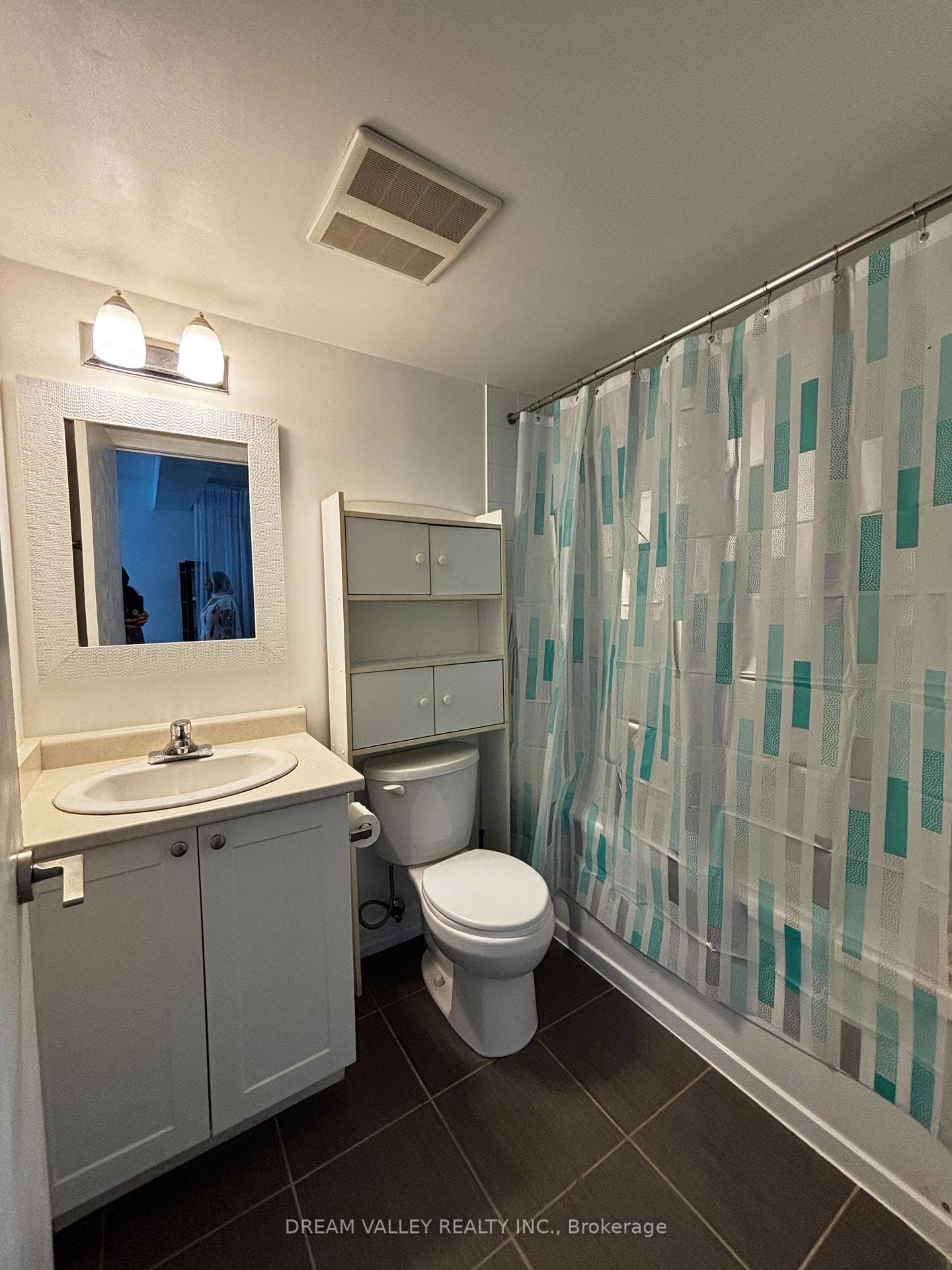812 Lansdowne Avenue Unit 1114 photo 5