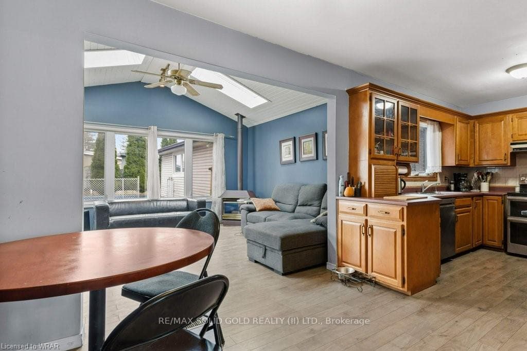 273 Ross Avenue photo 5