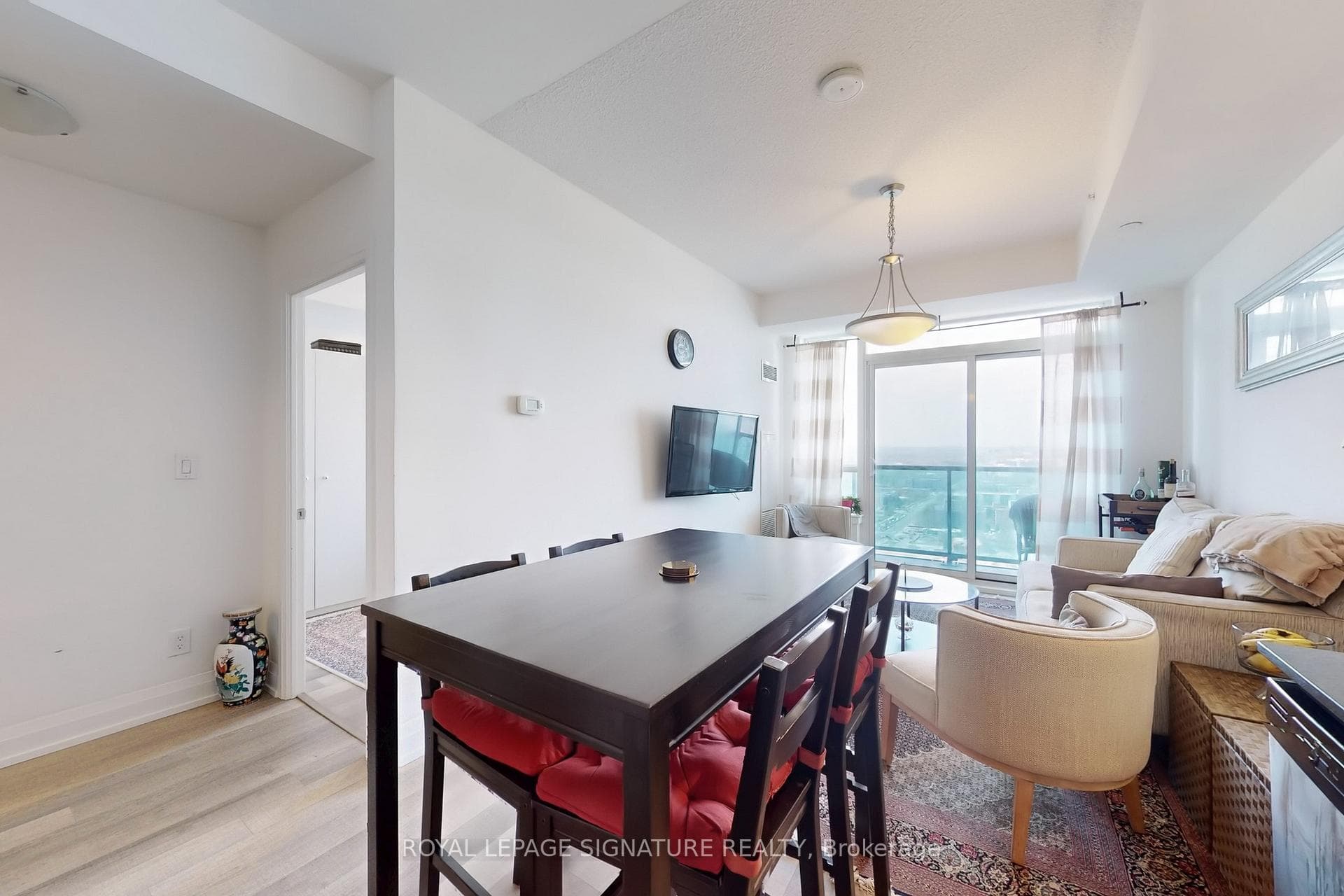7165 Yonge Street Unit 2115 photo 19