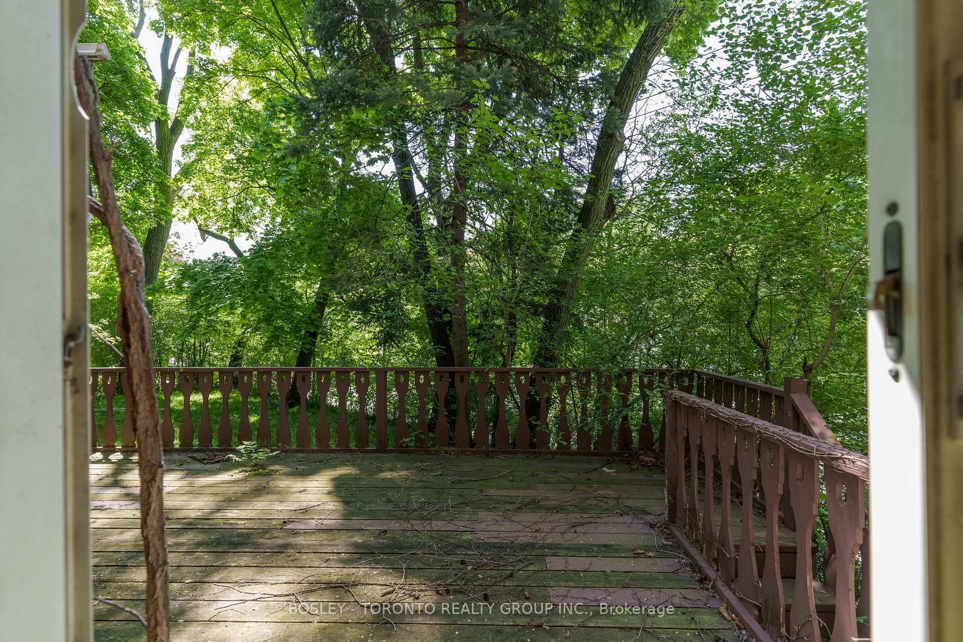 16 Duncannon Drive photo 24