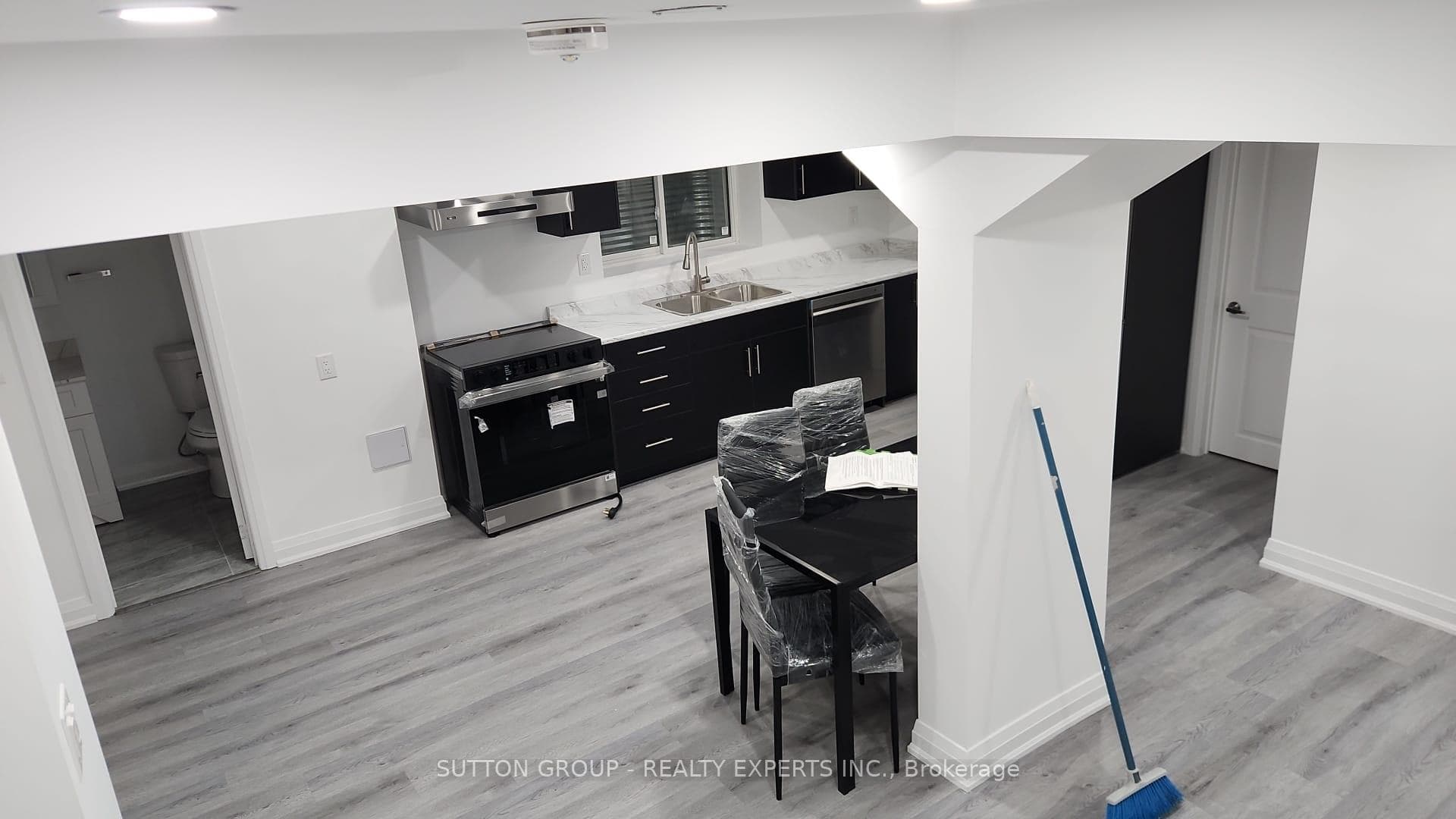 84 Parity Road Unit Lower photo 4