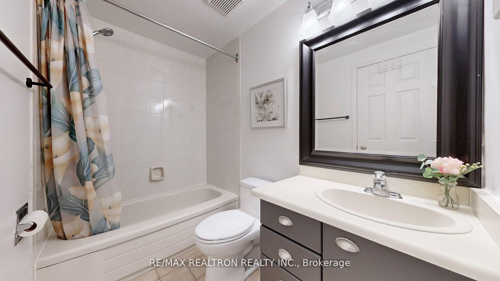 25 Waterbridge Lane photo 14