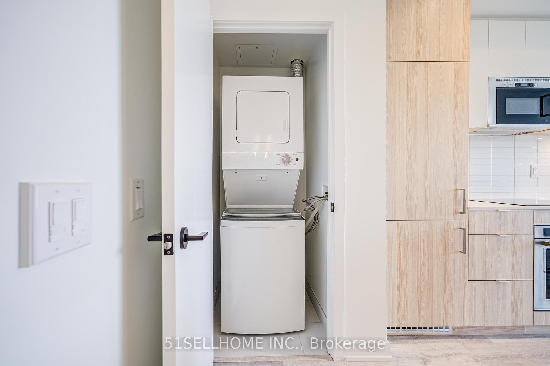 215 Lakeshore Road Unit 333 photo 17