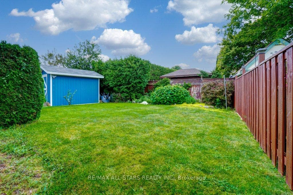 7 Andrew Drive photo 30