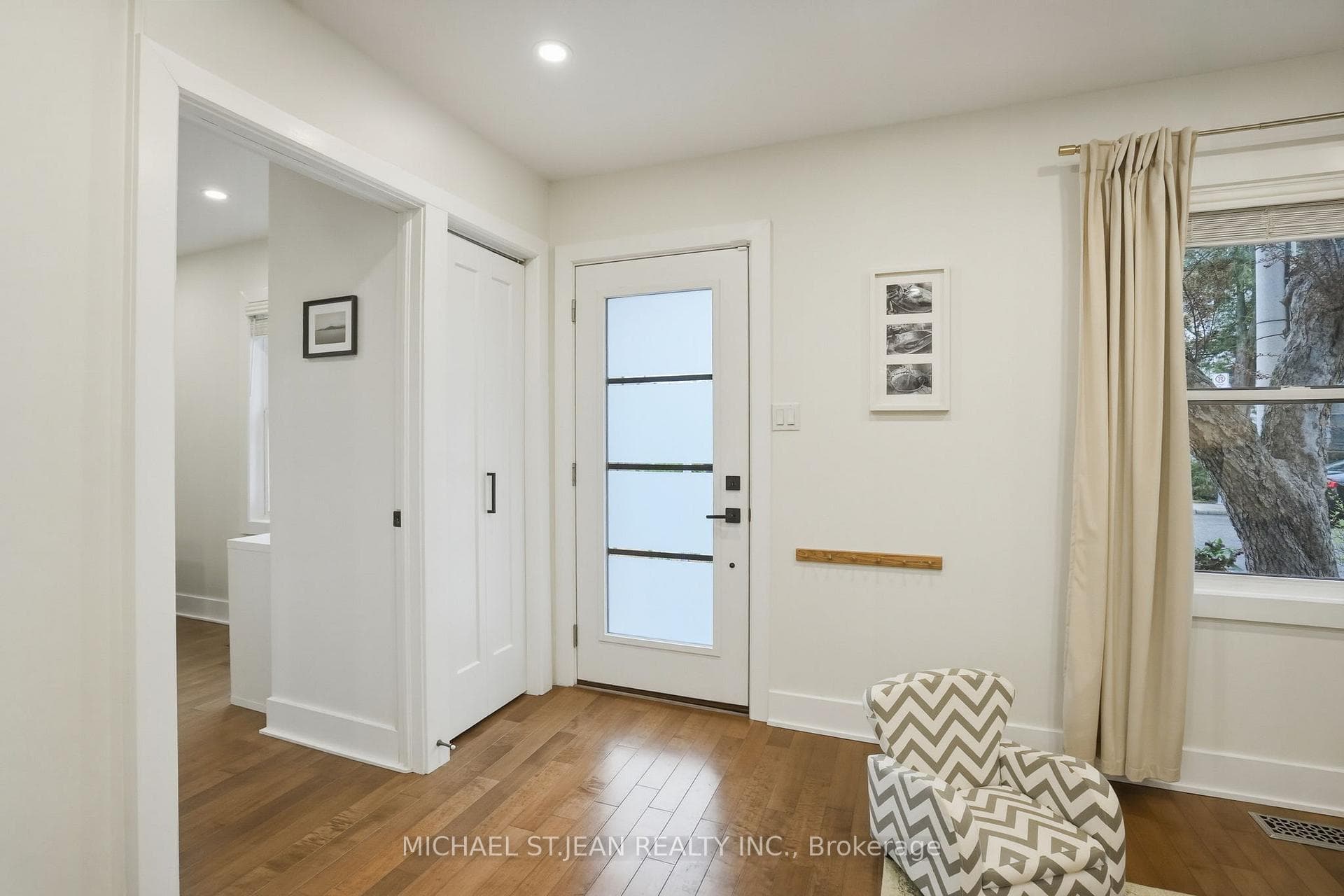 139 Canada Street photo 6