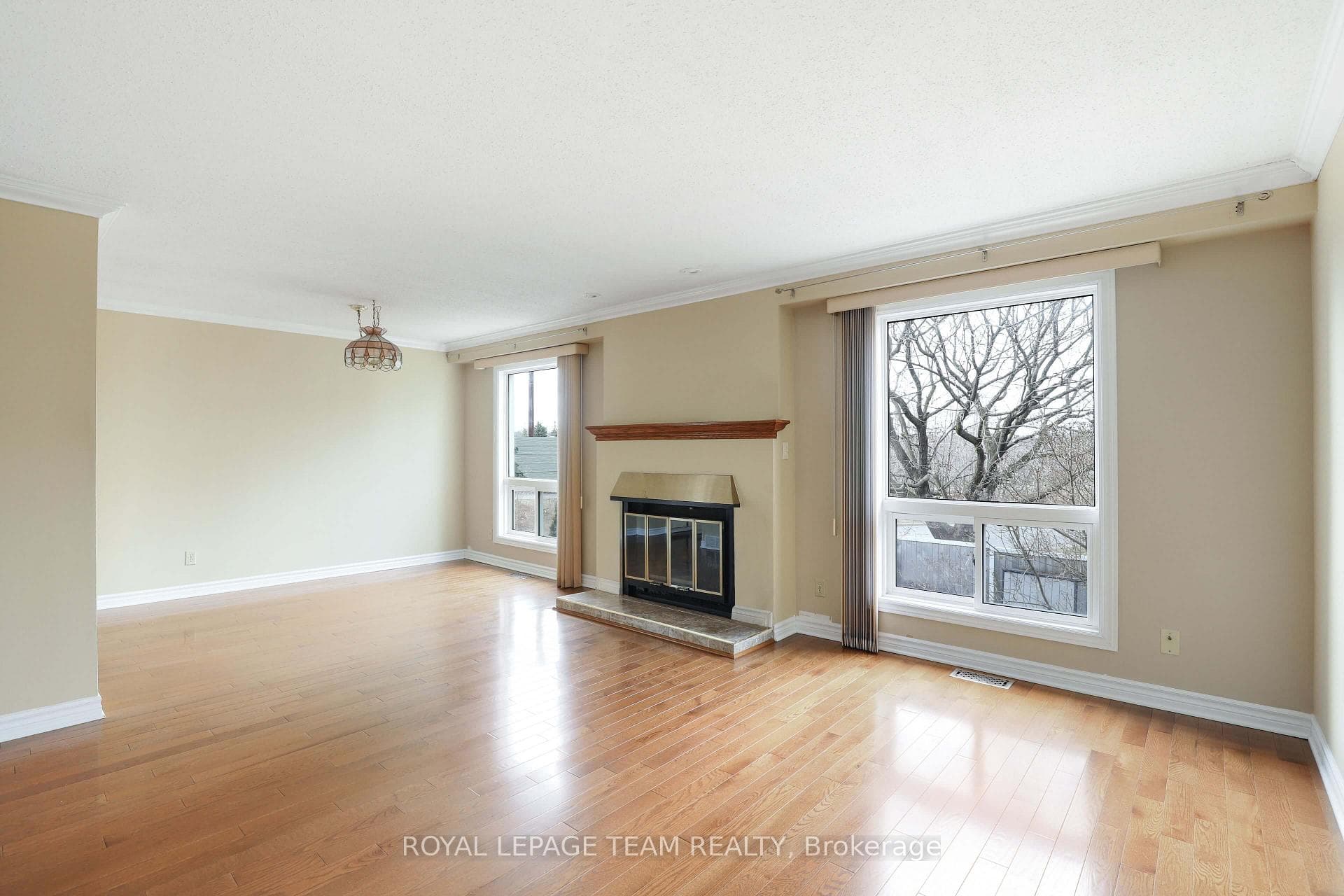 1136 Des Bouleaux Place photo 8