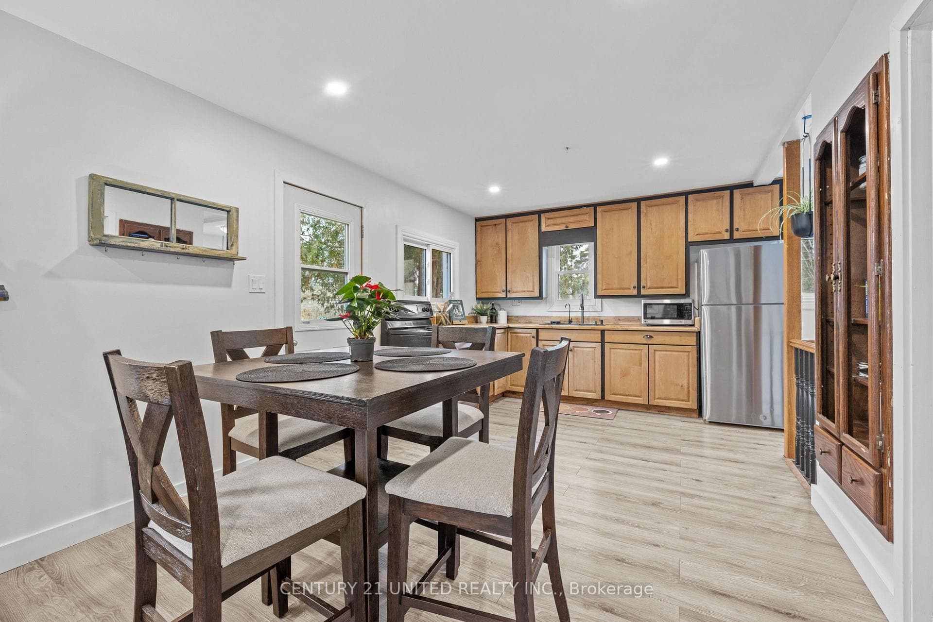 2046 Yale Road photo 17