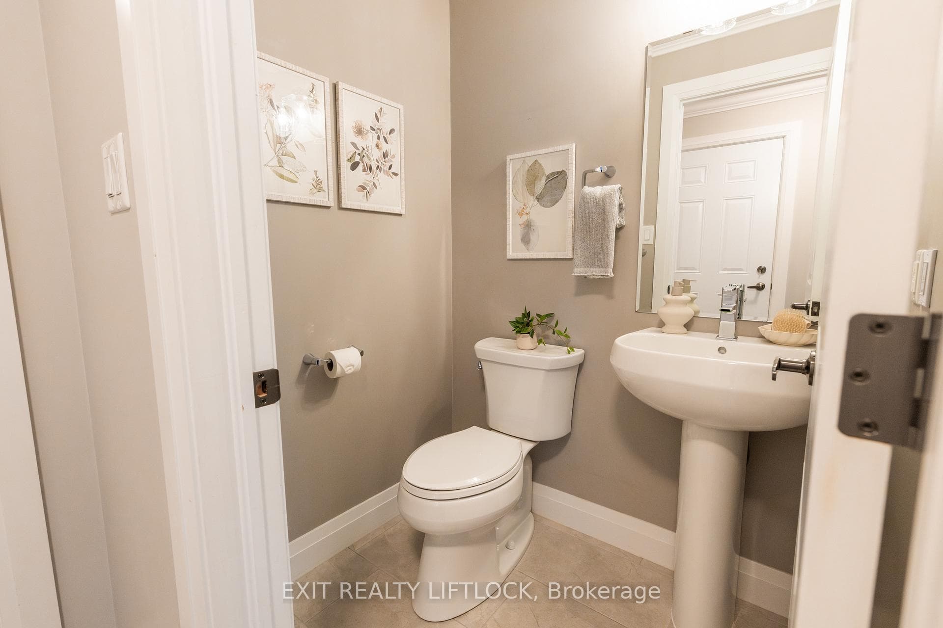58 Charlton Court Unit 20 photo 20