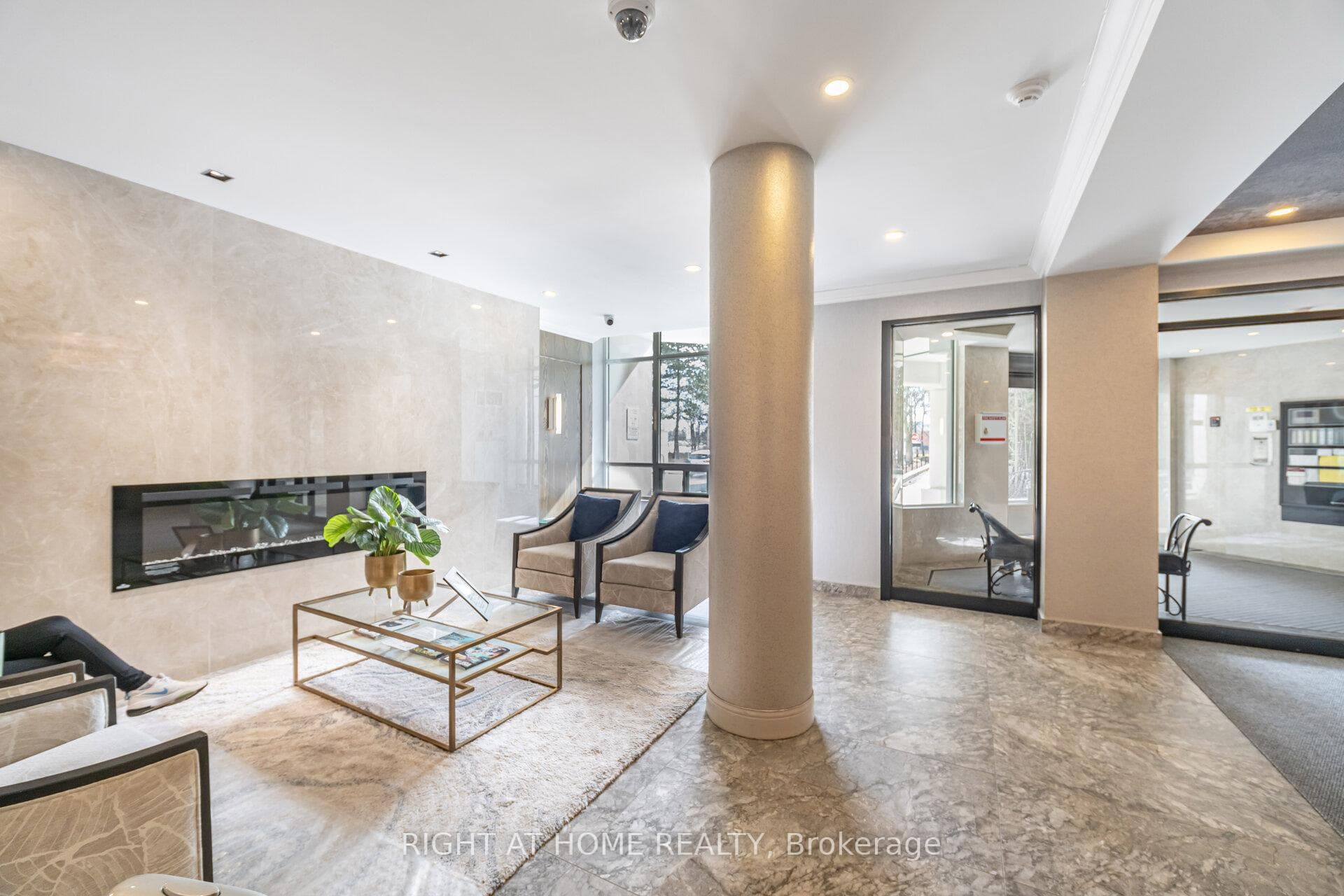 120 Promenade Circle Unit 711 photo 3