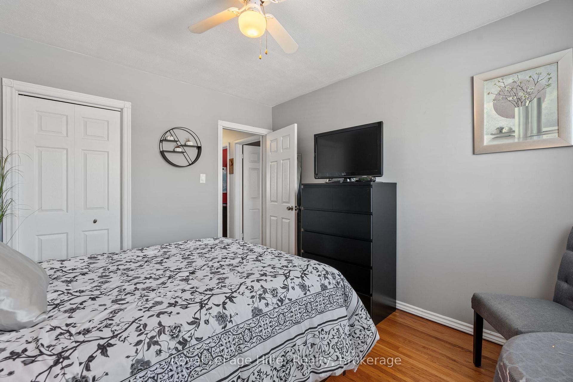 248 Redford Crescent photo 23