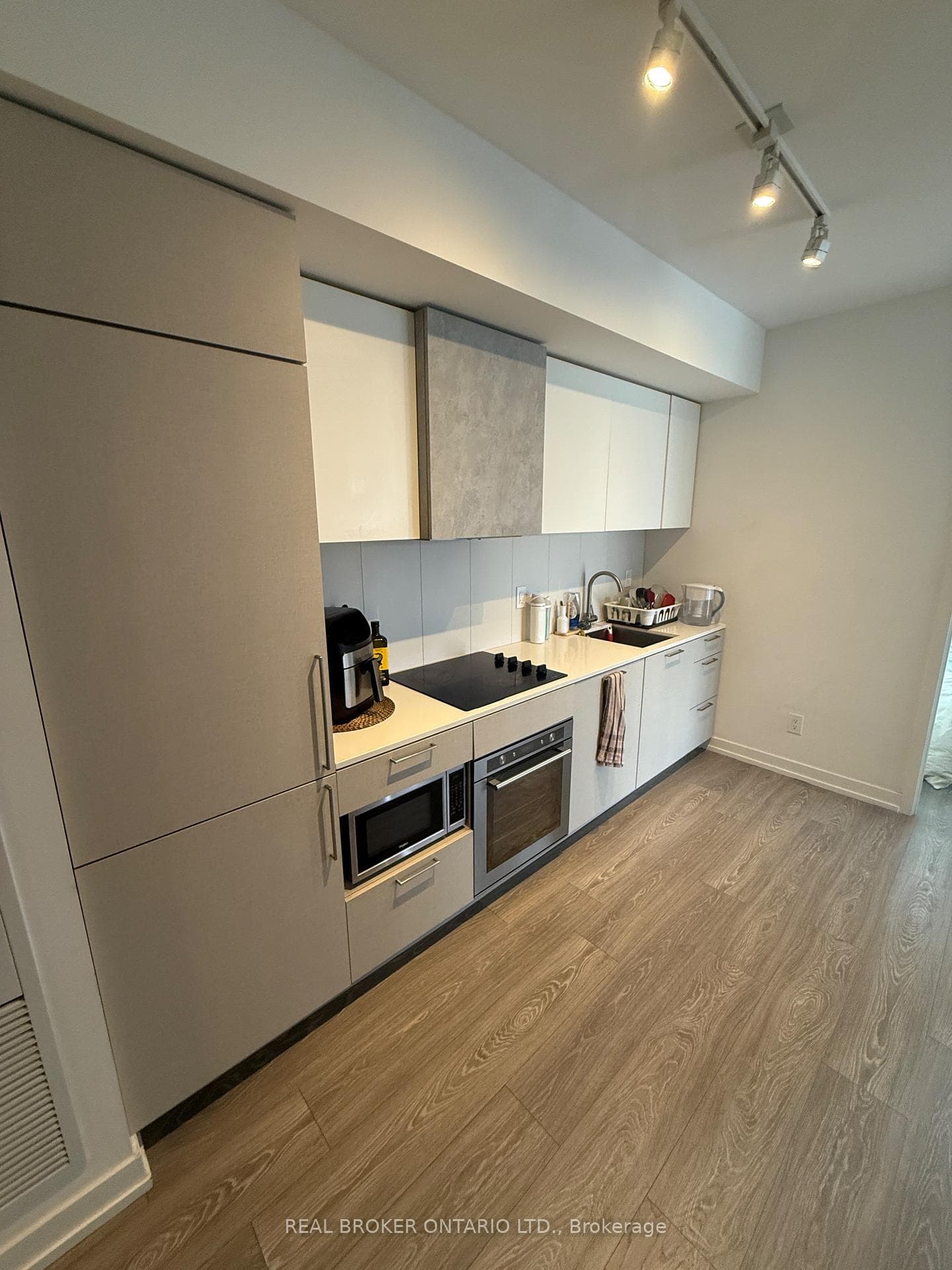 19 Western Battery Road Unit 306 photo 5