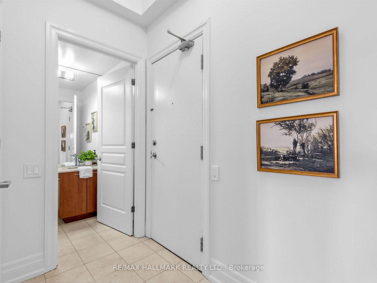 777 Steeles Avenue Unit LPH3 photo 4