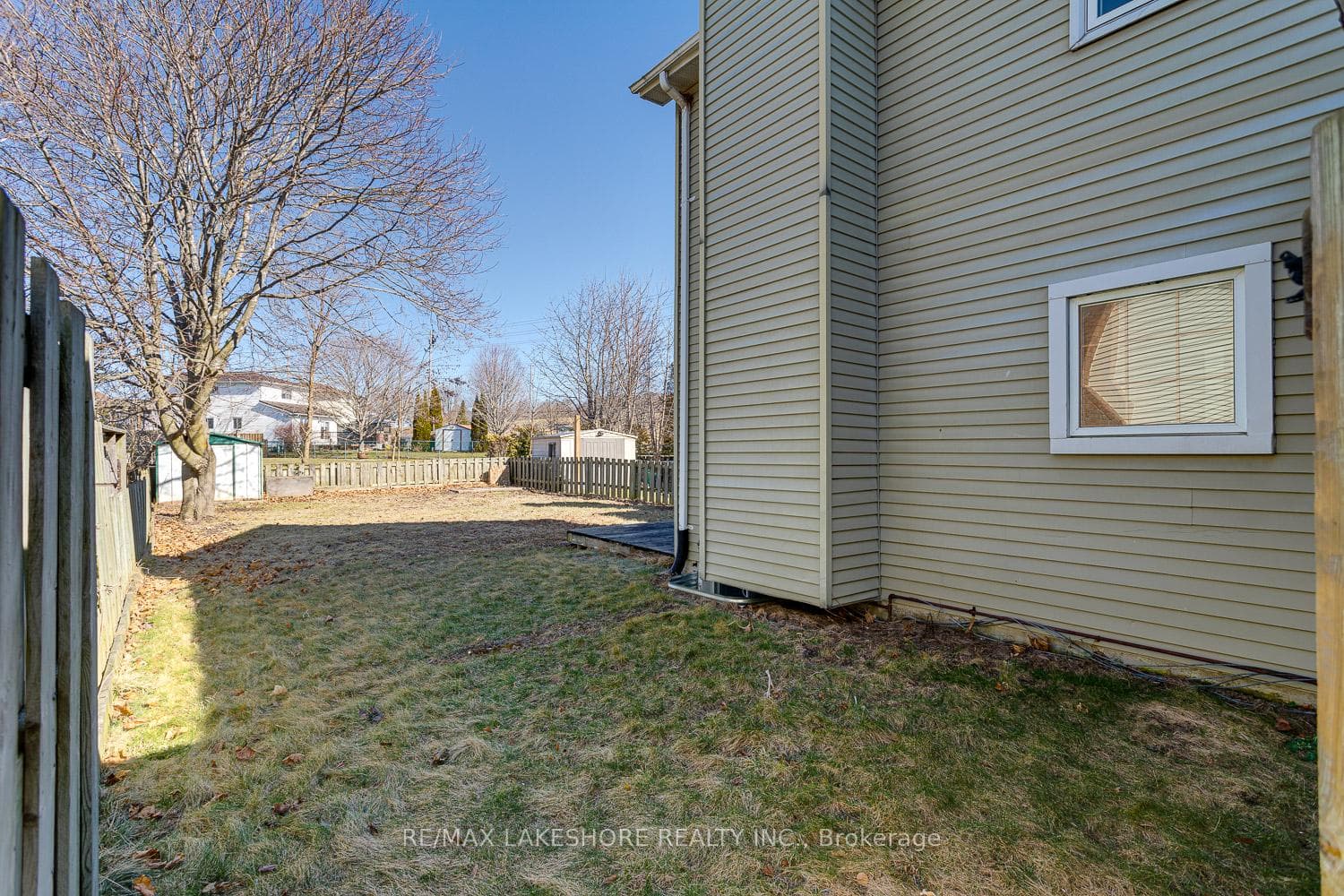 8 Stanley Drive photo 31