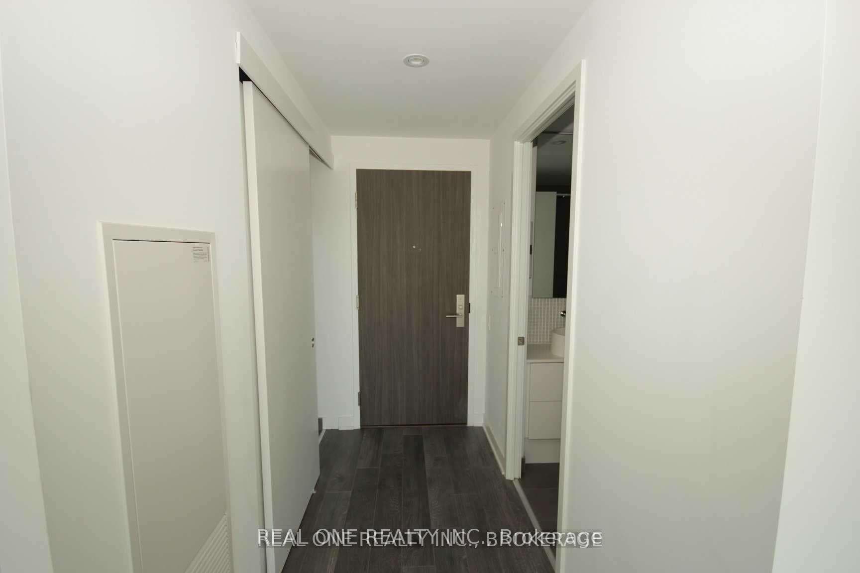 185 Roehampton Avenue Unit 1411 photo 11