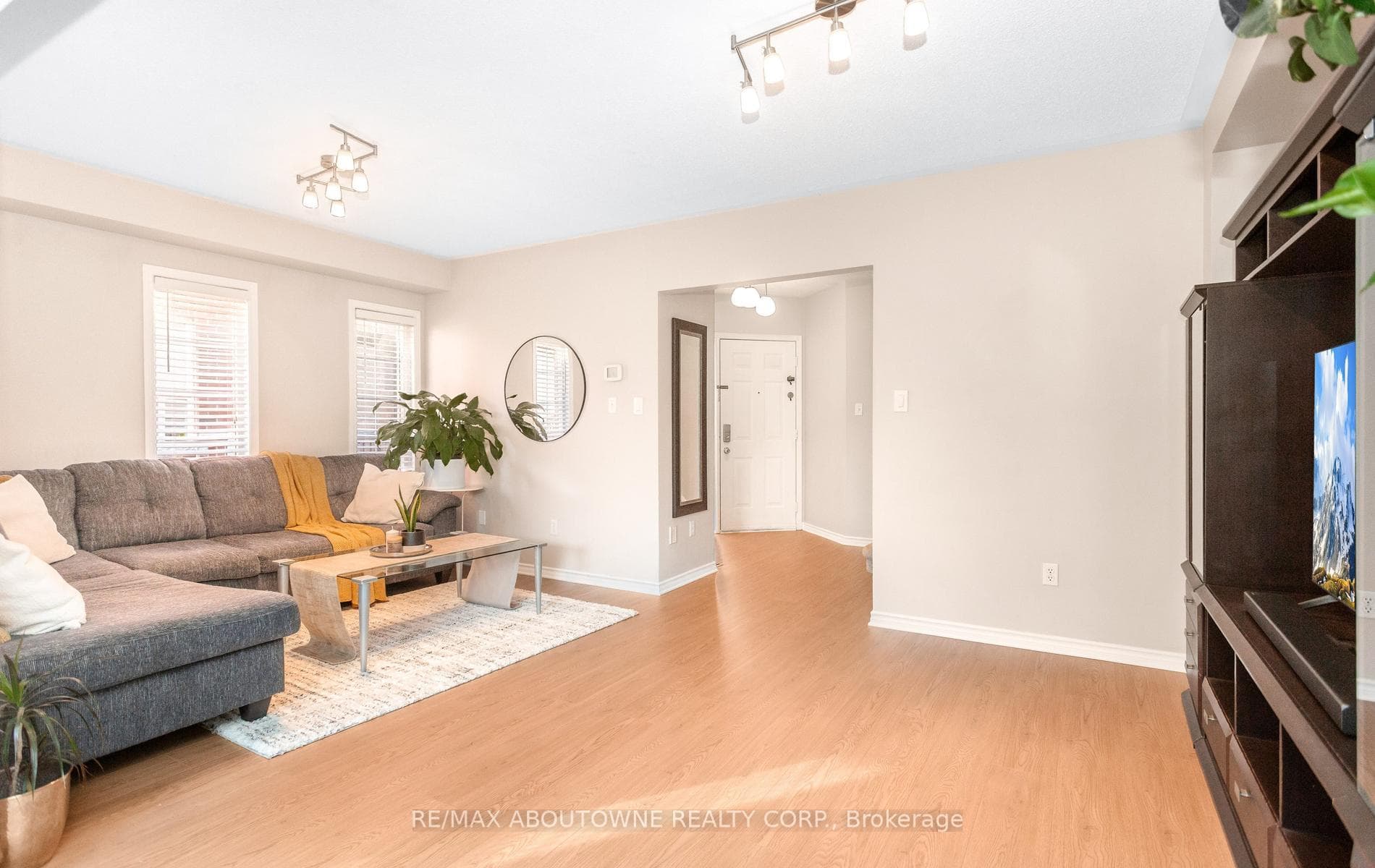 1363 Brookstar Drive photo 8
