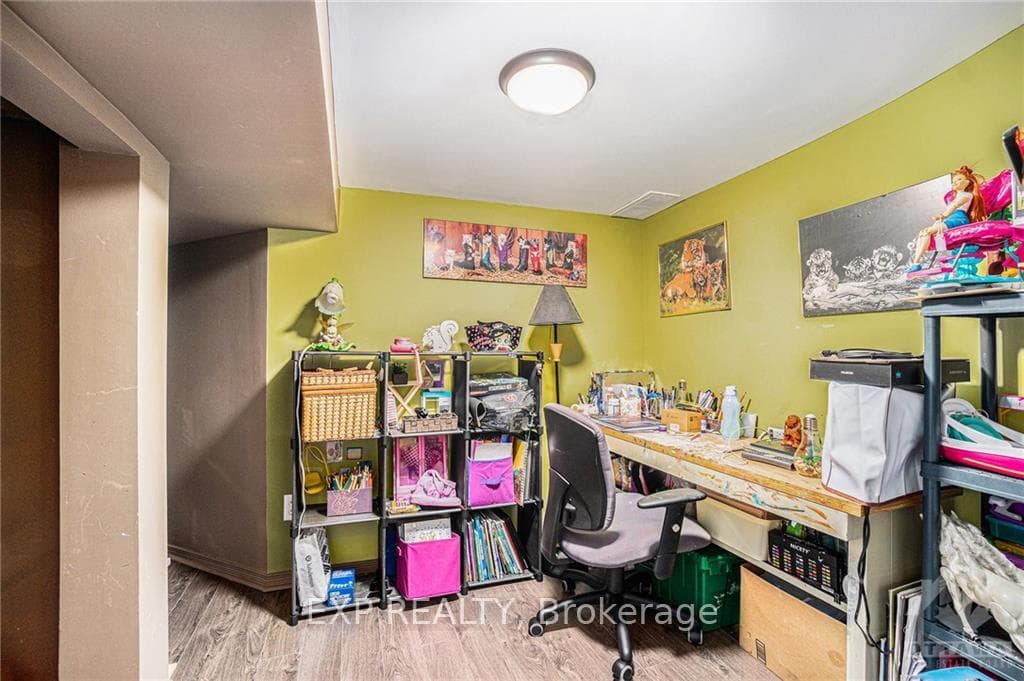 2060 SCULLY Way photo 26