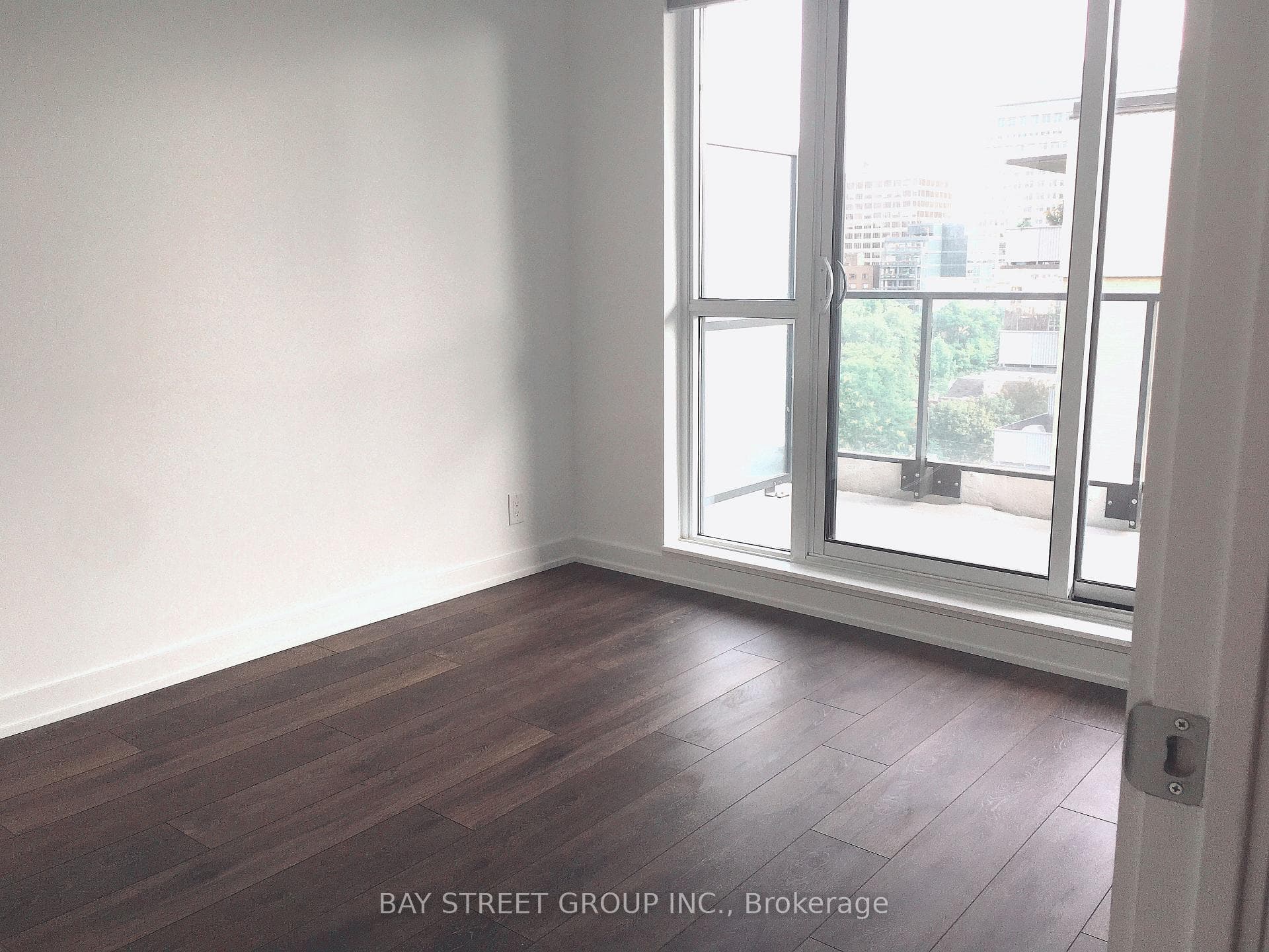609 Avenue Road Unit 805 photo 9