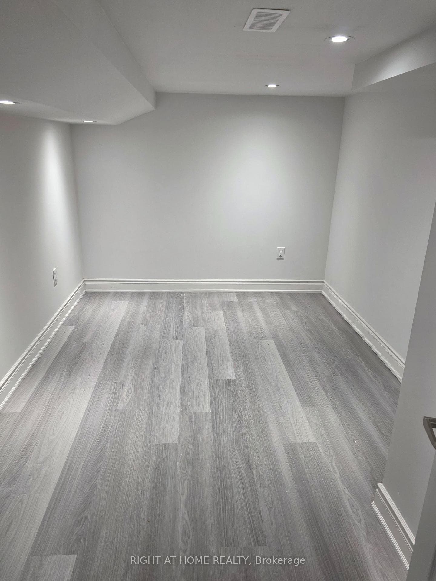 1344 Whitney Terrace photo 6