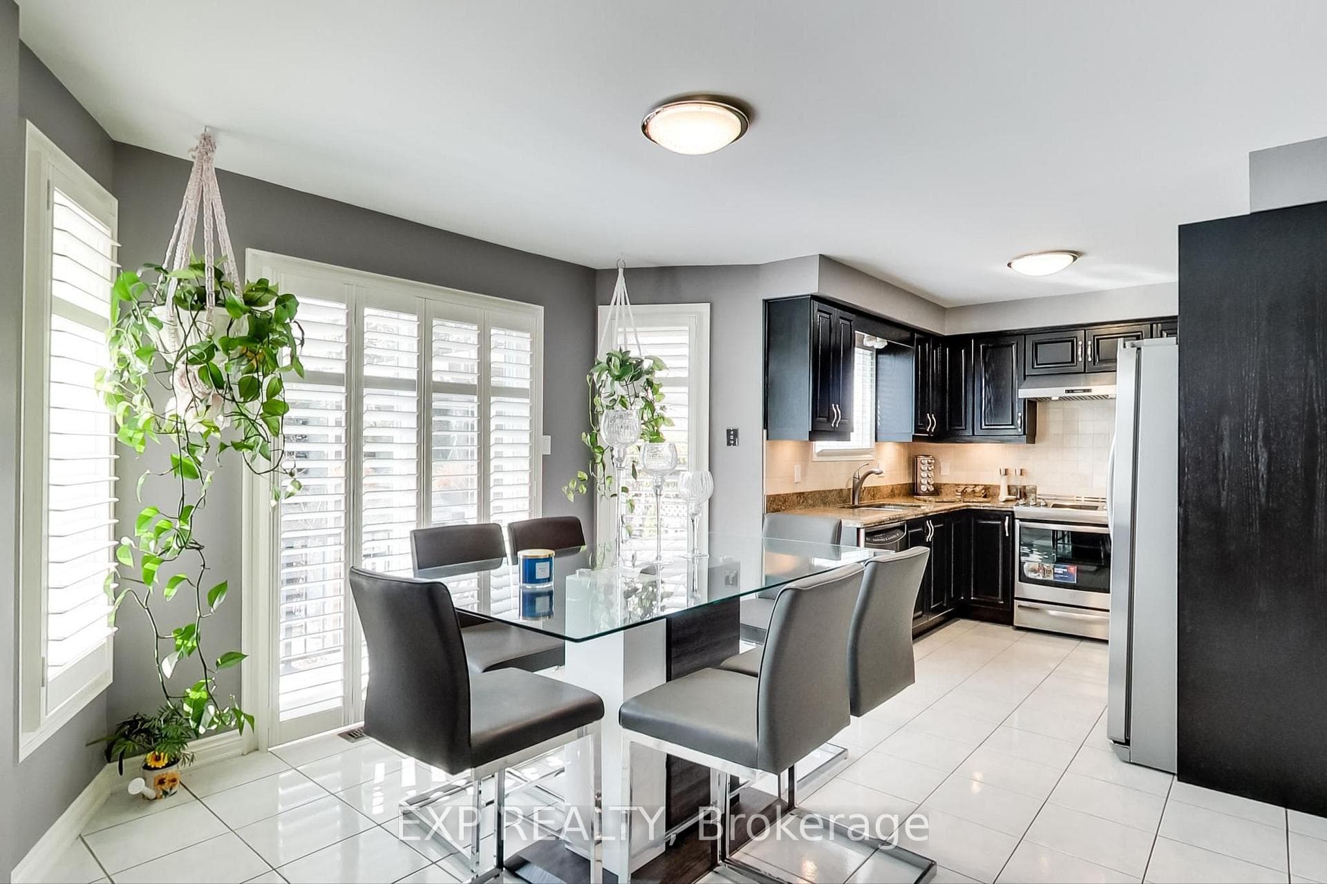 12 Highbury Drive photo 9