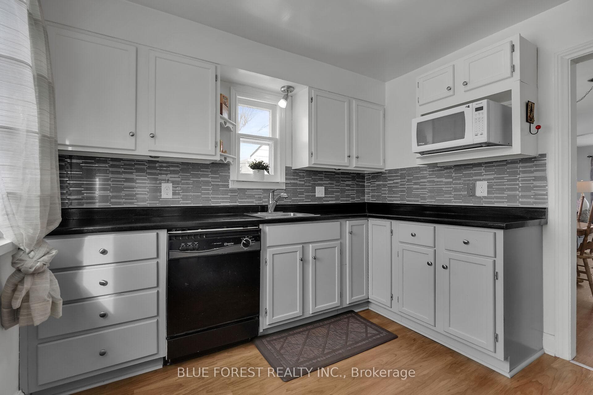 773 Curry Street photo 13
