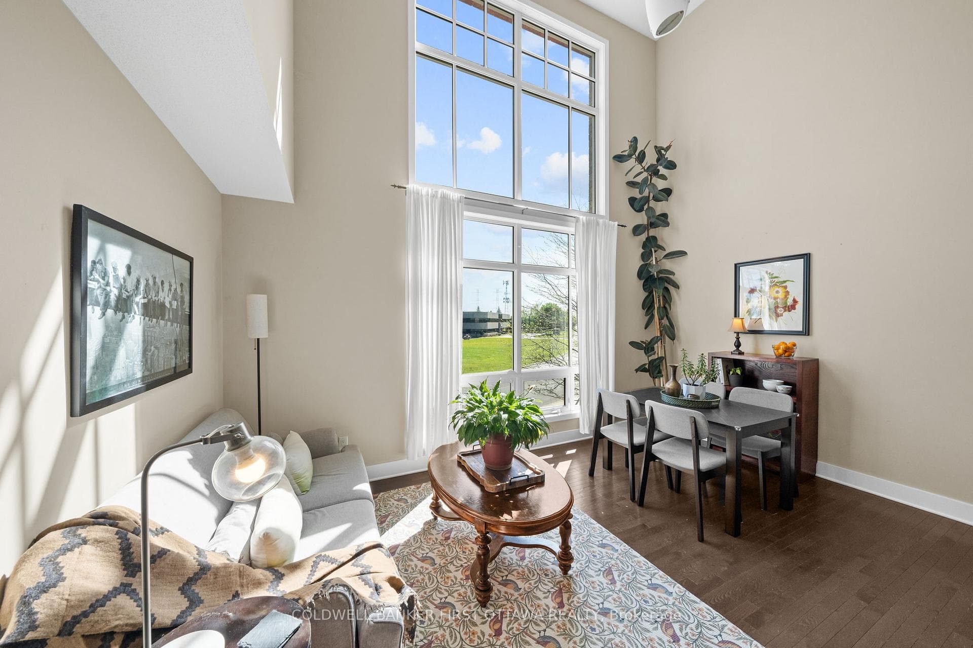 75C COLONNADE Road photo 9