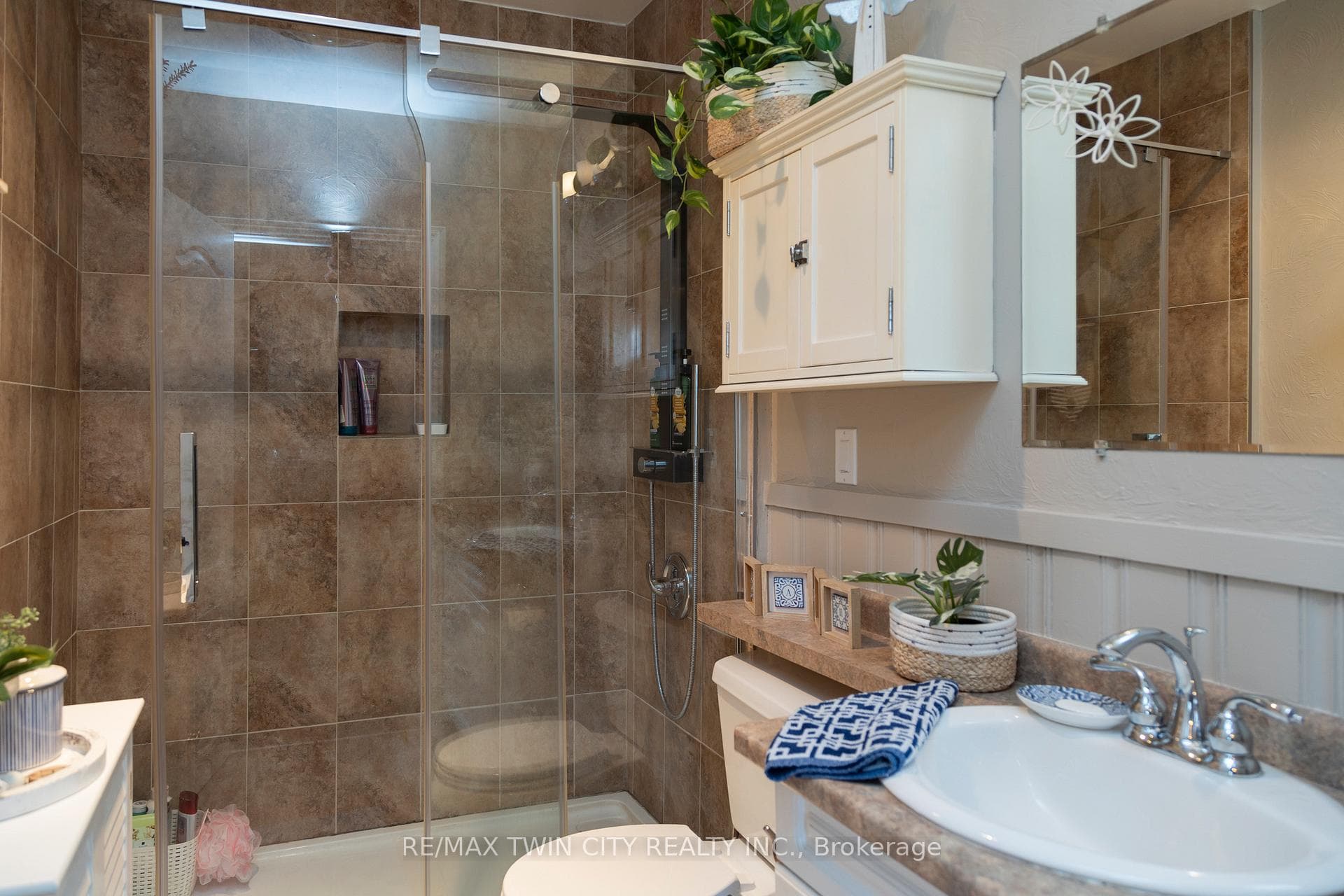 15 LYNDHURST Street photo 11