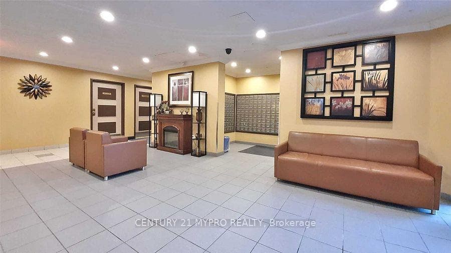 3050 Ellesmere Road Unit 915 photo 2