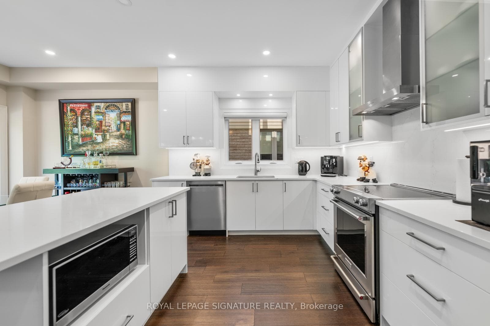 704 Robert Ferrie Drive photo 13
