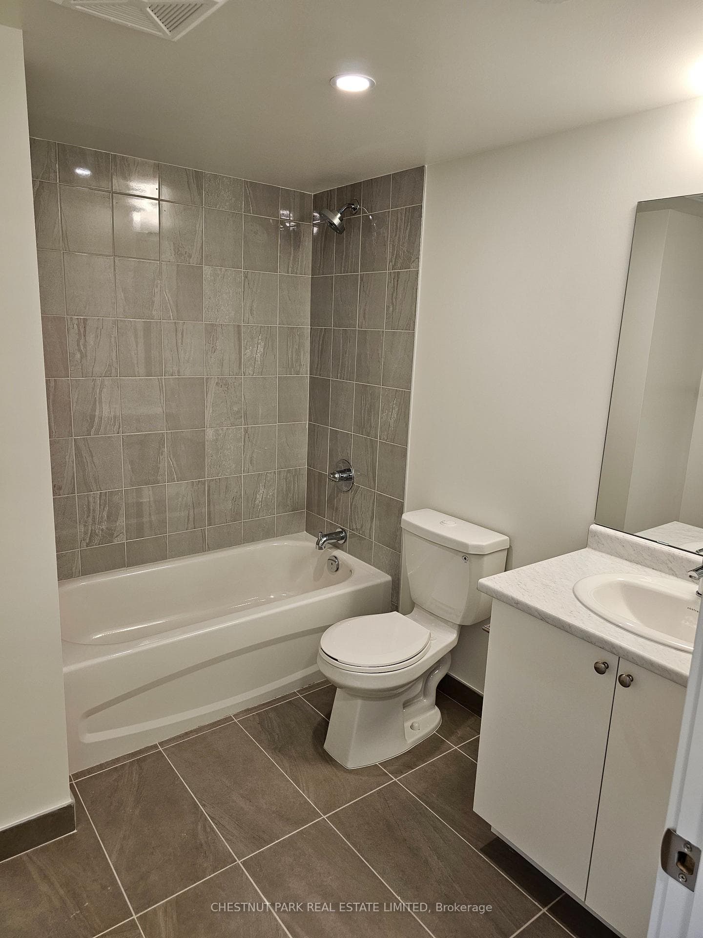 10 Wilby Crescent Unit 1805 photo 4