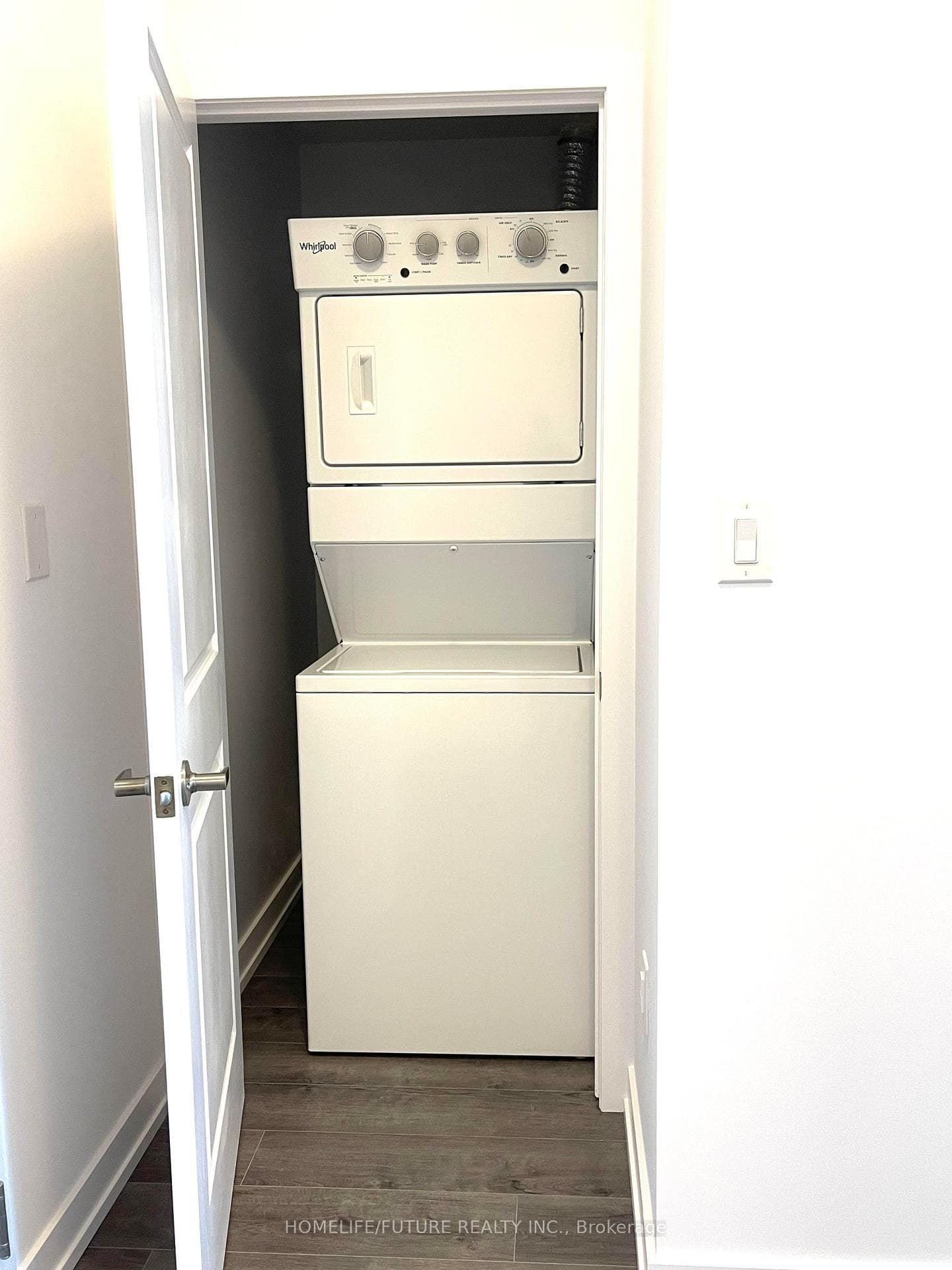470 Dundas Street Unit 520 photo 18