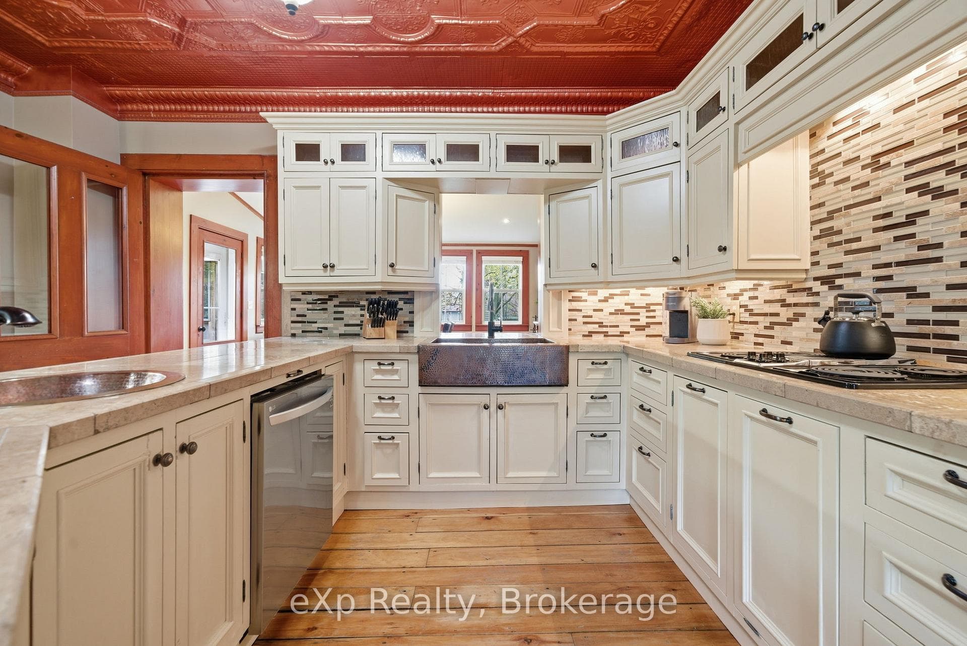 4081 Burnham Street photo 9