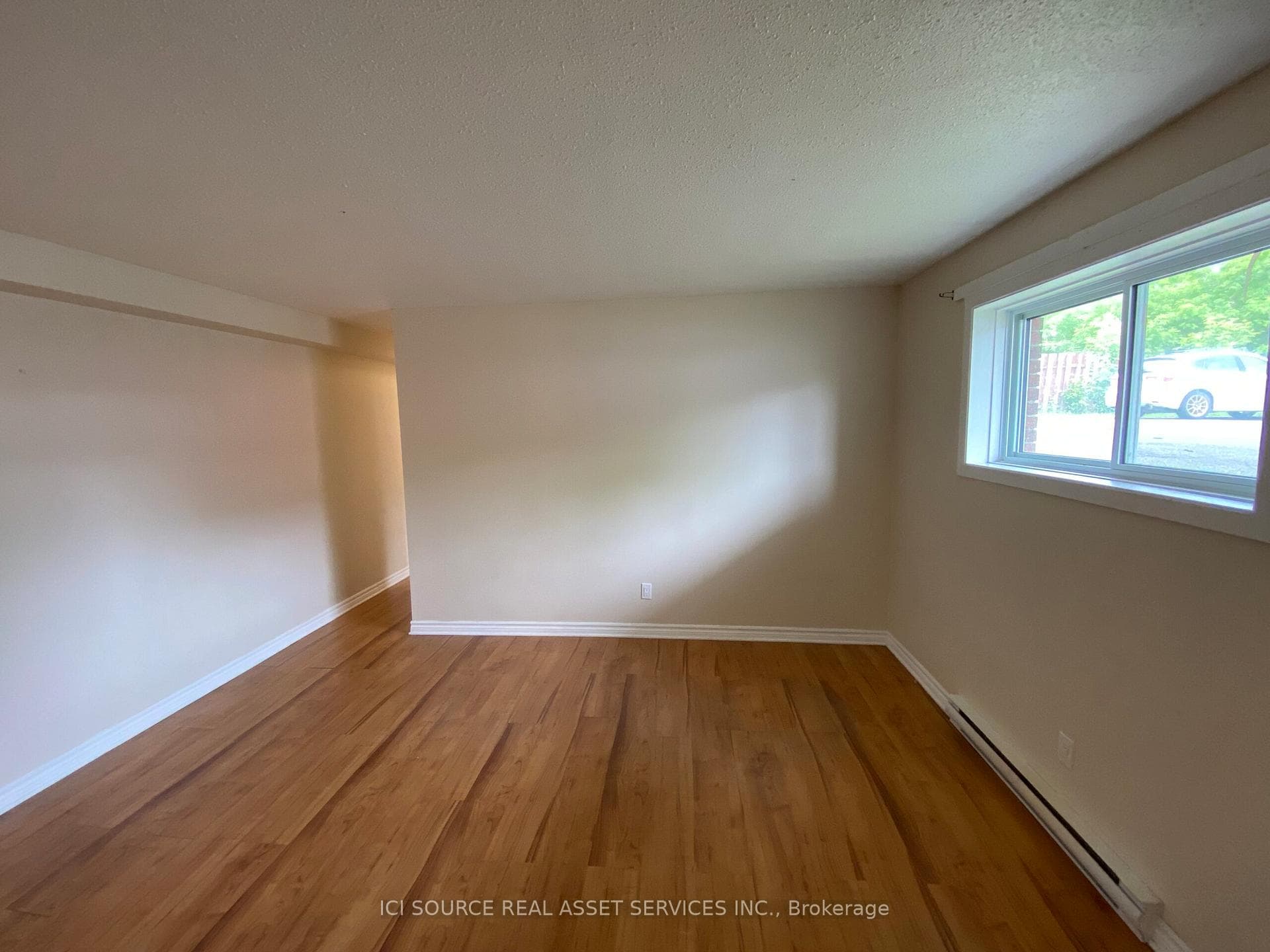 225 Presland Road Unit 2 Lower photo 6