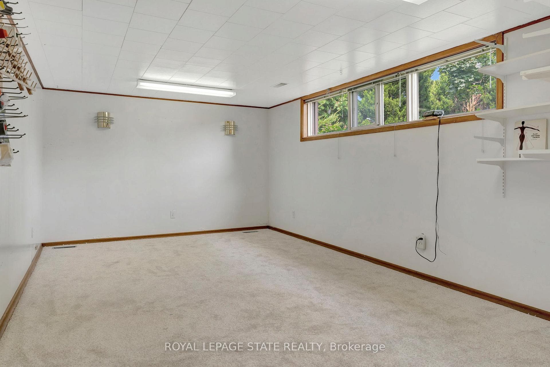 74 Hardale Crescent photo 32